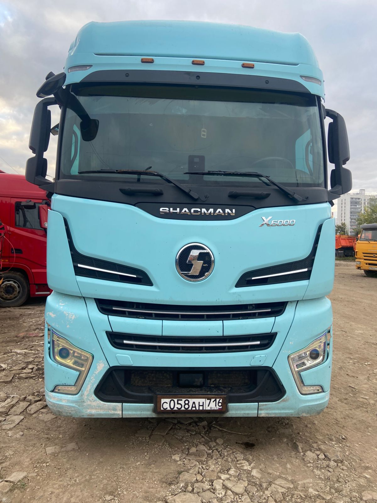 Shacman (Shaanxi) SX* 4x2 Седельный тягач SX4188YY381 (Дизельный, 12,5 л, 473 л.с., МТ)