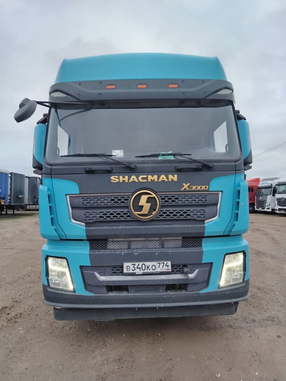 Shacman (Shaanxi) SX* 6x4 Седельный тягач SX42584W324C (Дизельный, 10,8 л, 441 л.с., МТ)