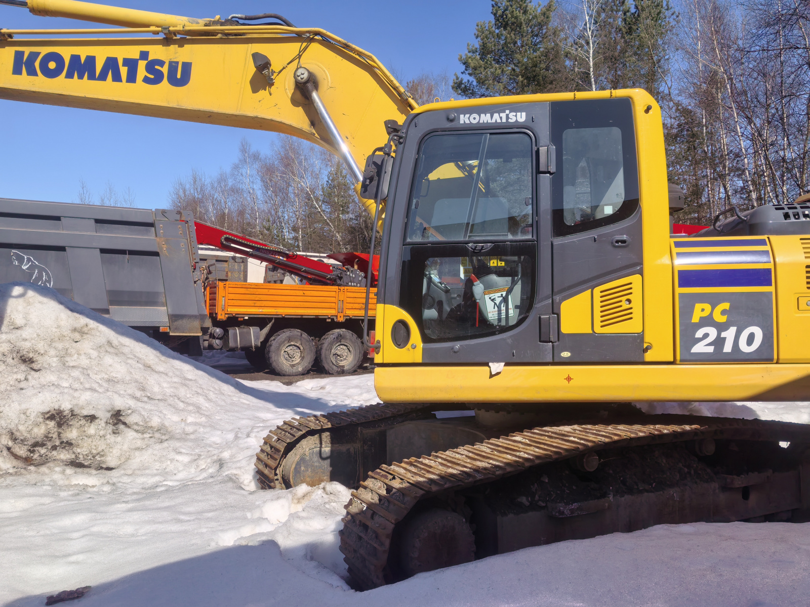 KOMATSU PC 210 Экскаватор PC210-10M0 (Дизельный, 6,7 л, 168 л.с., АТ)