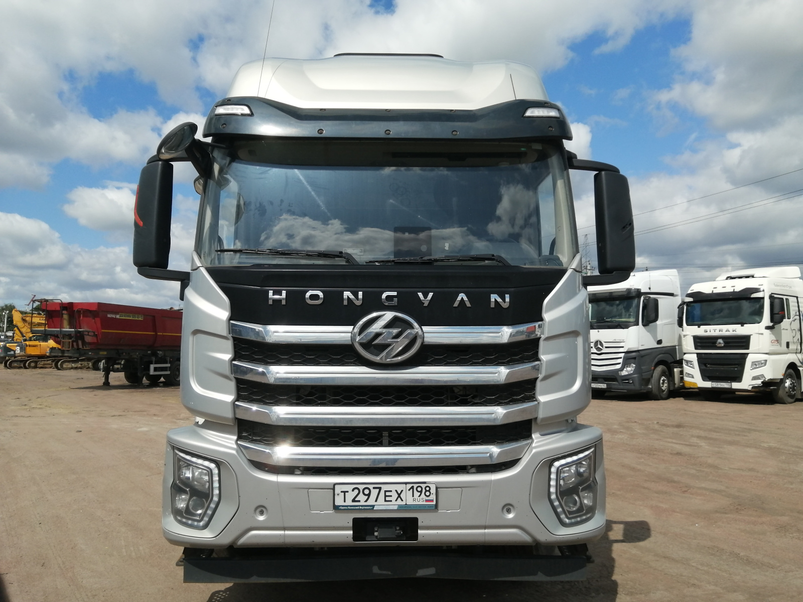 HONGYAN CQ* 6x4 Седельный тягач CQ4257EV11334 (Дизельный, 11,1 л, 430 л.с., МТ)