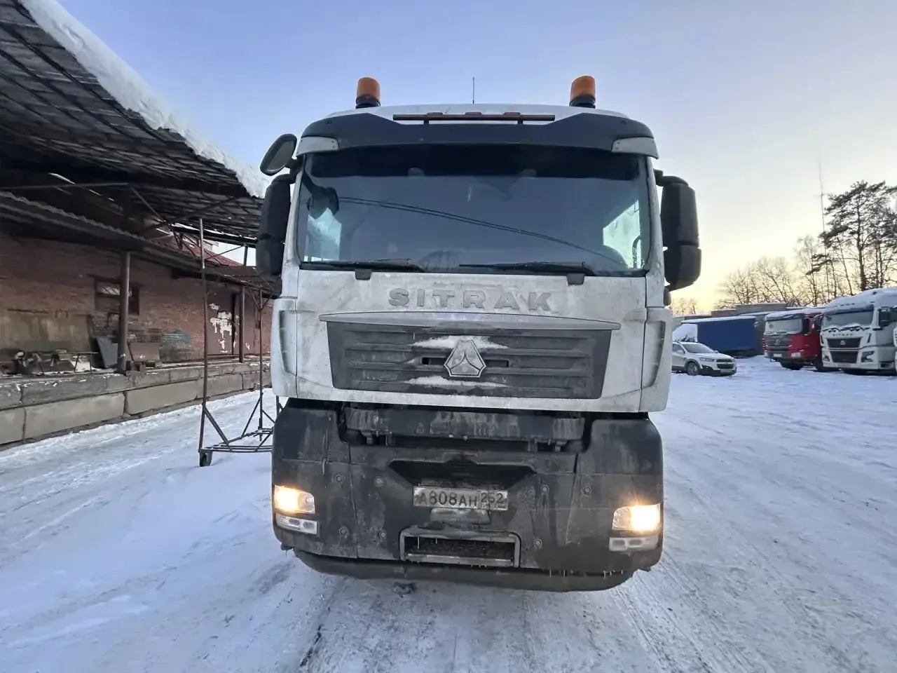 SITRAK C7H 6x4 Седельный тягач ZZ4256V364HE (Дизельный, 12,4 л, 540 л.с., МТ)
