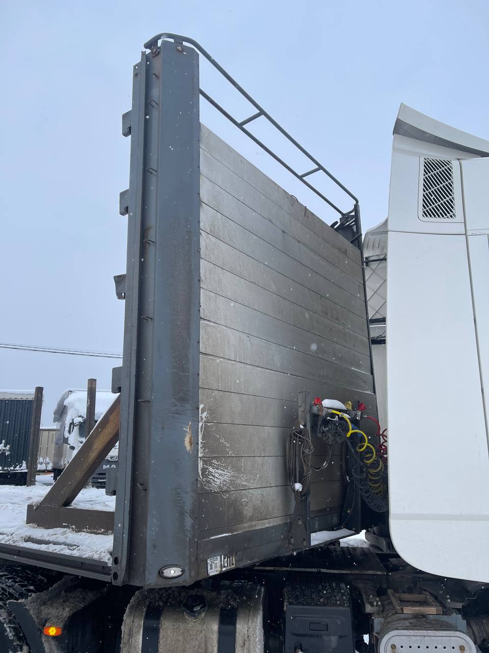 MAMMUT CH* Полуприцеп шторный CH 240-A