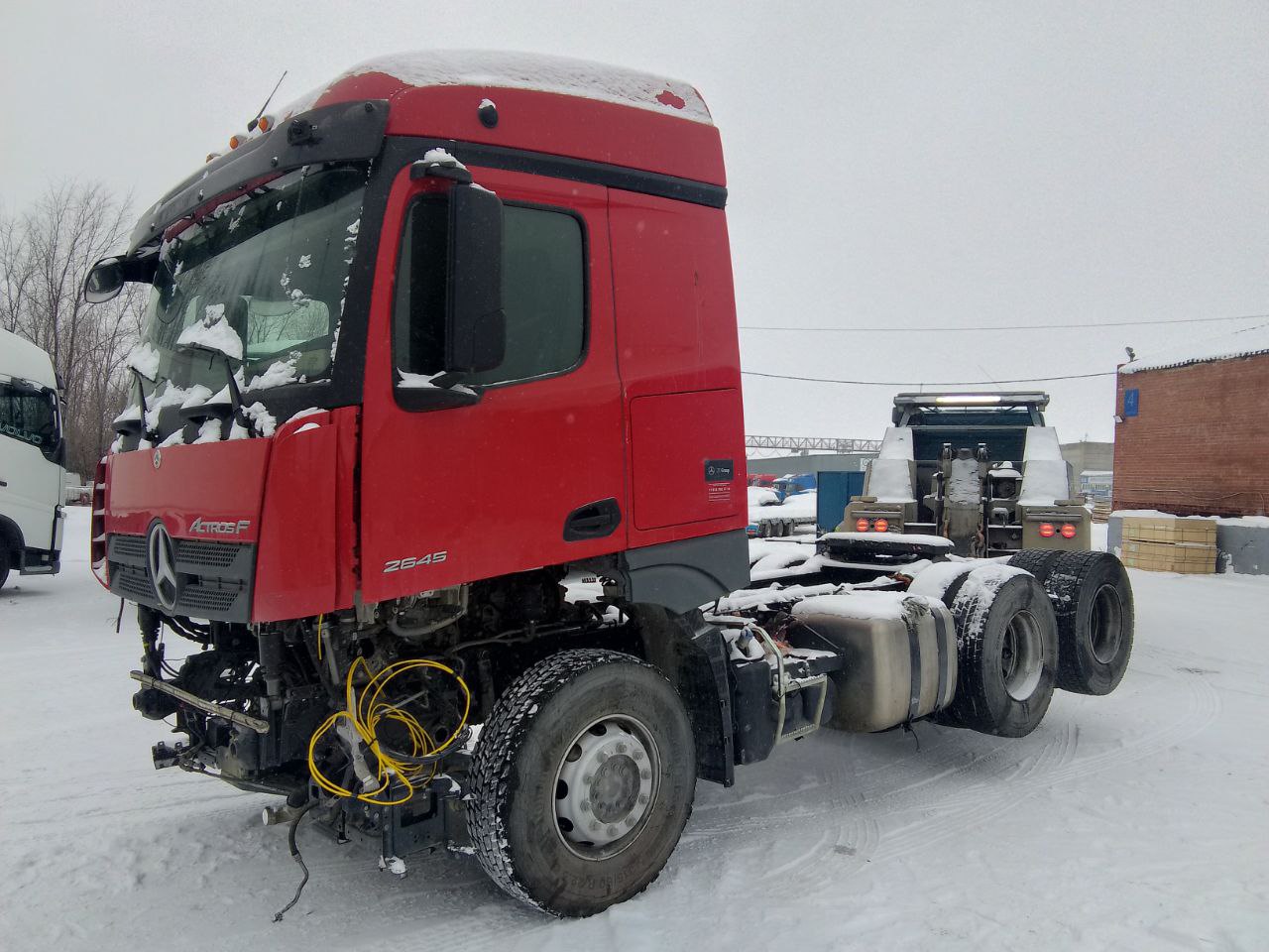 Mercedes-Benz Actros 6x4 Седельный тягач 2645 LS (Дизельный, 12,8 л, 449 л.с., МТ)