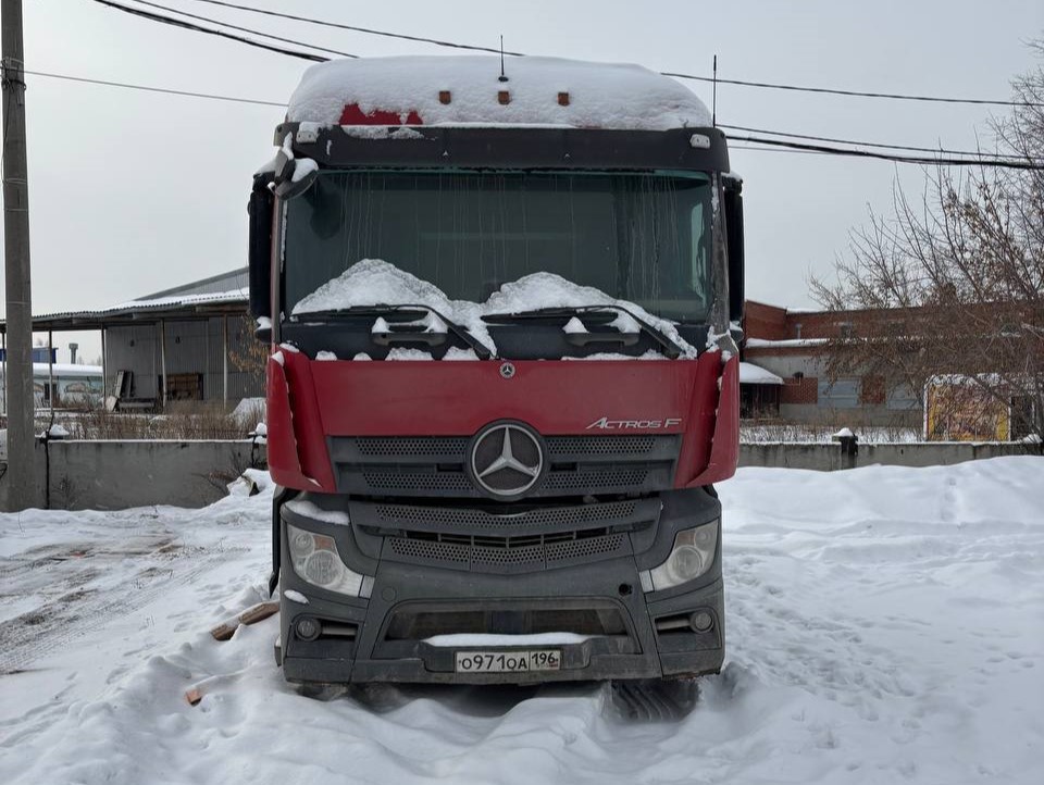 Mercedes-Benz Actros 6x4 Седельный тягач 2645 LS (Дизельный, 12,8 л, 449 л.с., МТ)