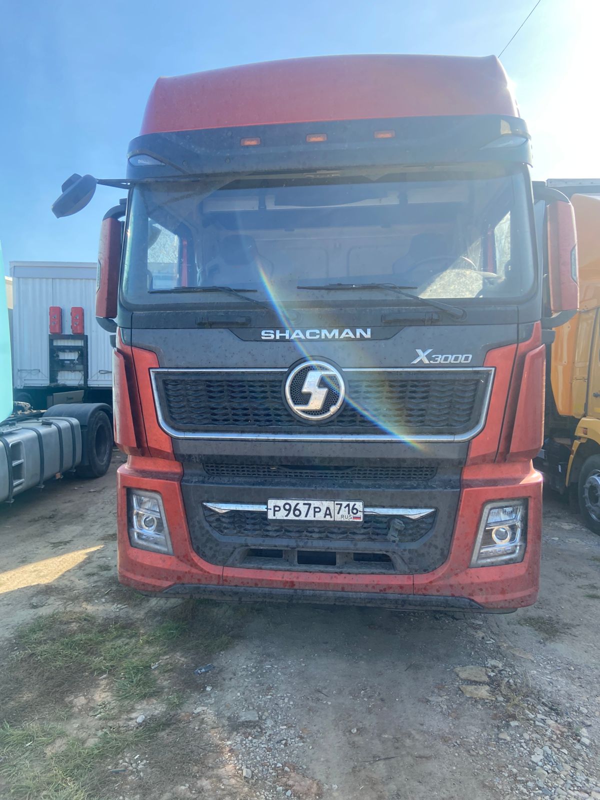 Shacman (Shaanxi) SX* 6x4 Седельный тягач SX42584V324 (Дизельный, 11,6 л, 423 л.с., МТ)
