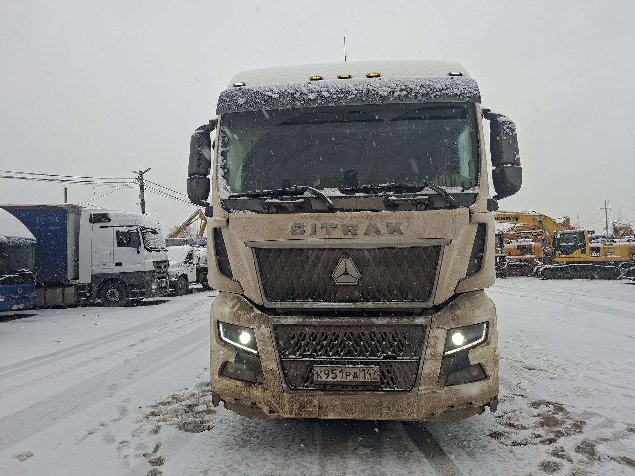 SITRAK C7H MAX 6x4 Седельный тягач ZZ4256V364HE (Дизельный, 12,4 л, 480 л.с., АТ)