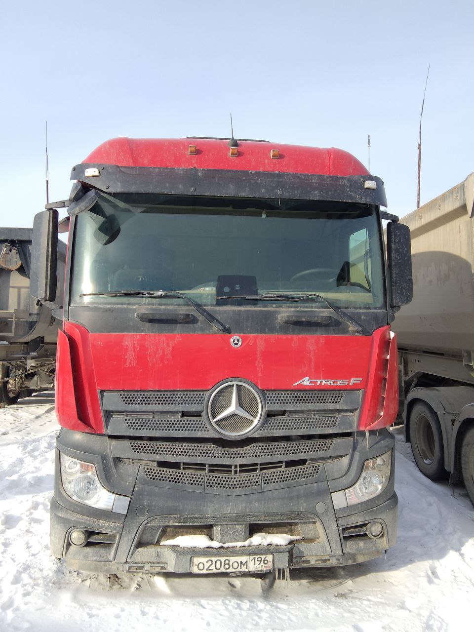 Mercedes-Benz Actros 6x4 Седельный тягач 2645 LS (Дизельный, 12,8 л, 449 л.с., МТ)