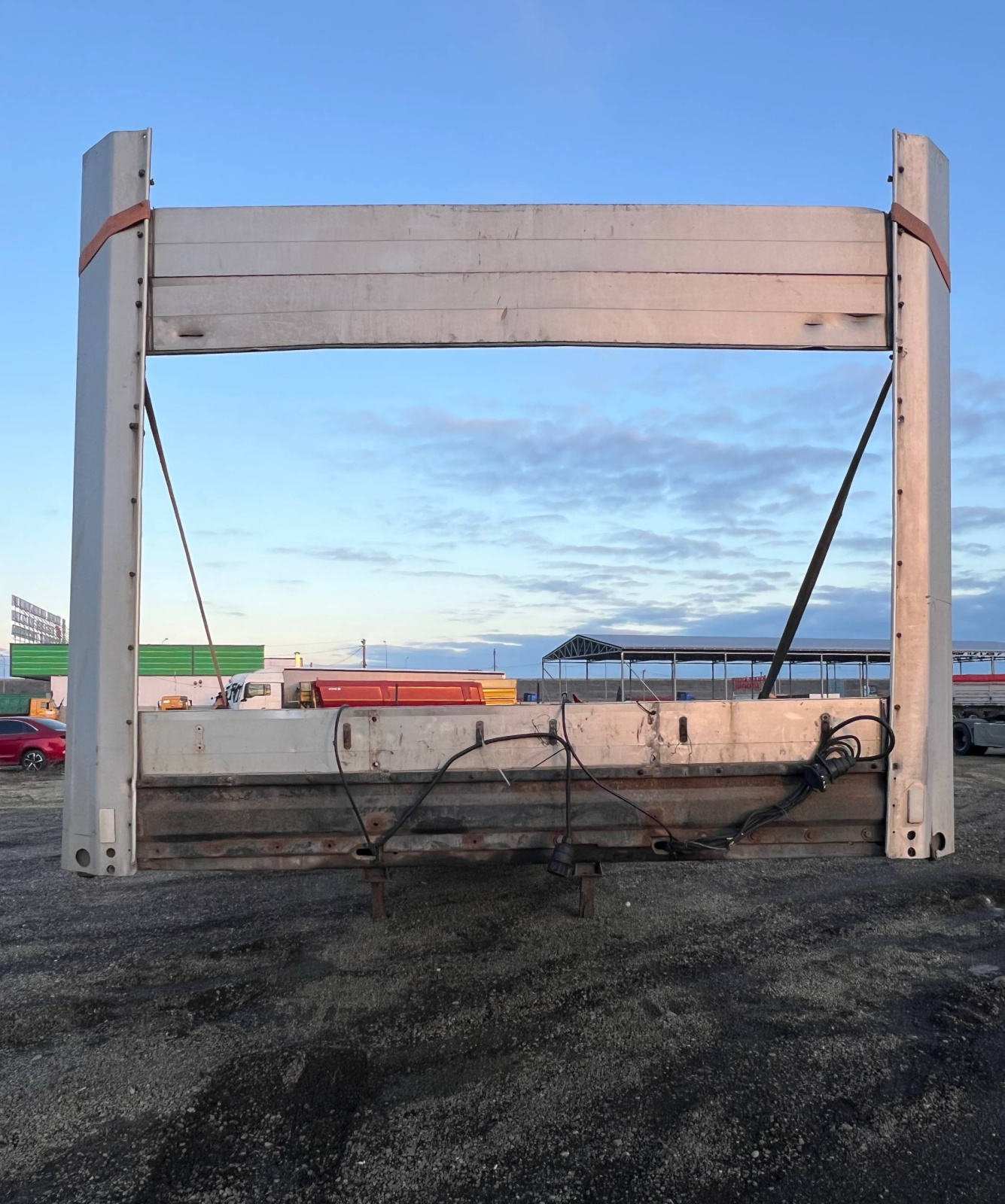 Тонар 97882 Полуприцеп шторный 97882