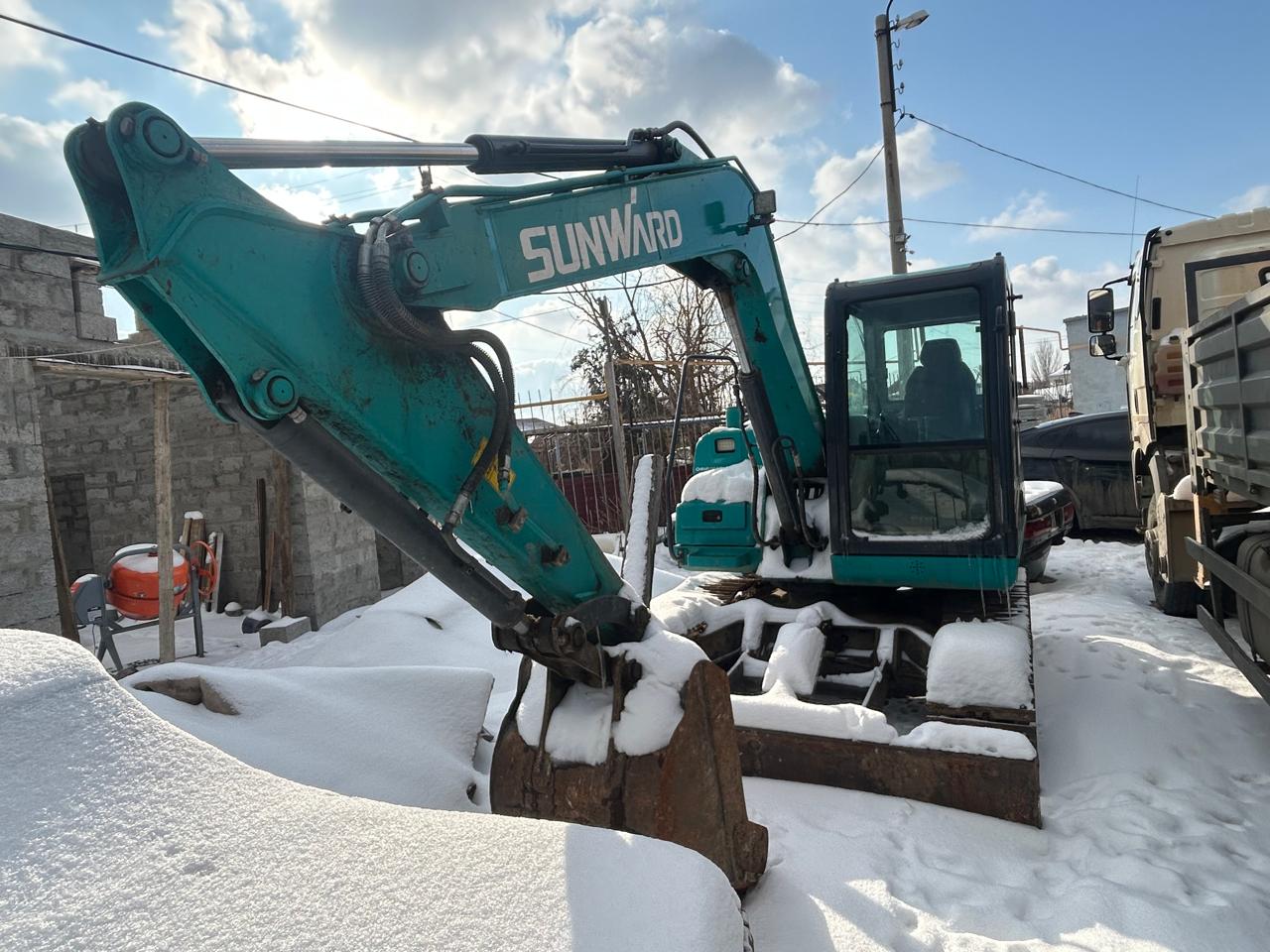 SUNWARD SWE* Мини-экскаватор SWE80E9 (Дизельный, 3,3 л, 63 л.с., АТ)