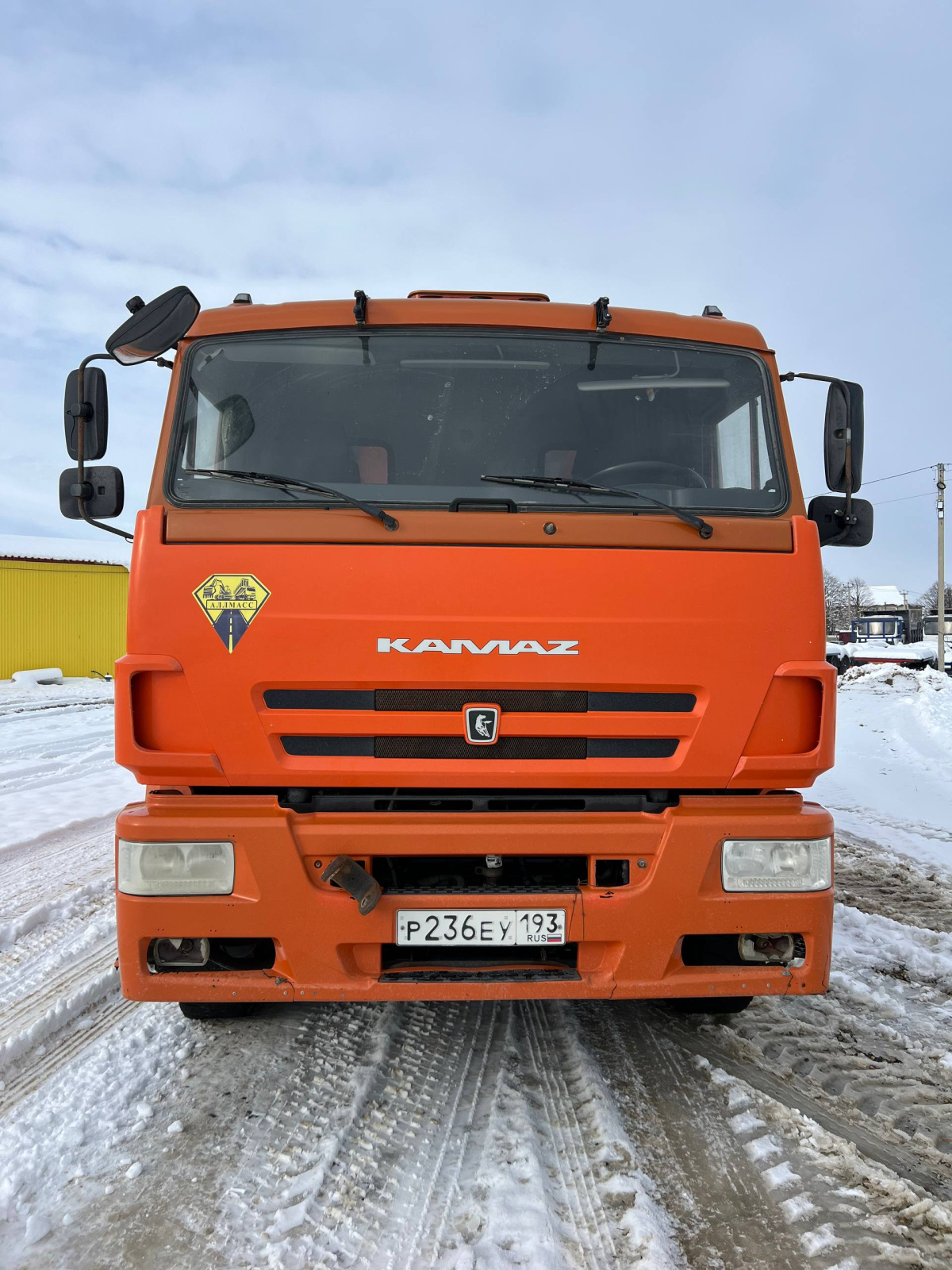 КамАЗ 6520 6x4 Самосвал 6520-3026041-53 (Дизельный, 11,8 л, 400 л.с., МТ)