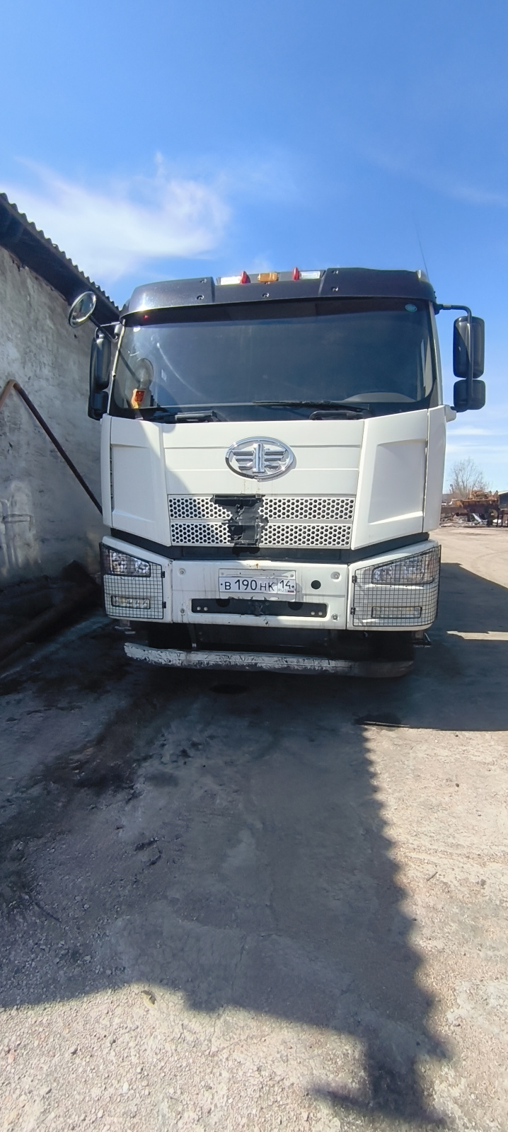 FAW J6 8x4 Самосвал СА3310Р66K24T4E5 (Дизельный, 11,1 л, 420 л.с., МТ)