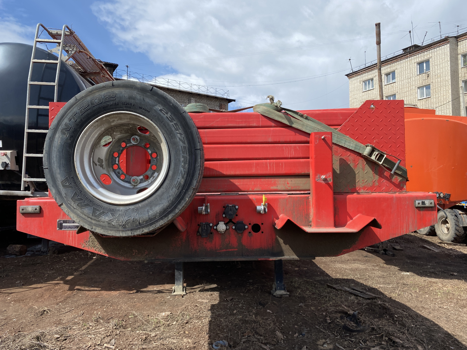 ЧДМ 9438* Полуприцеп тяжеловоз 5 осей 943856-0000010 (Раздвижной)