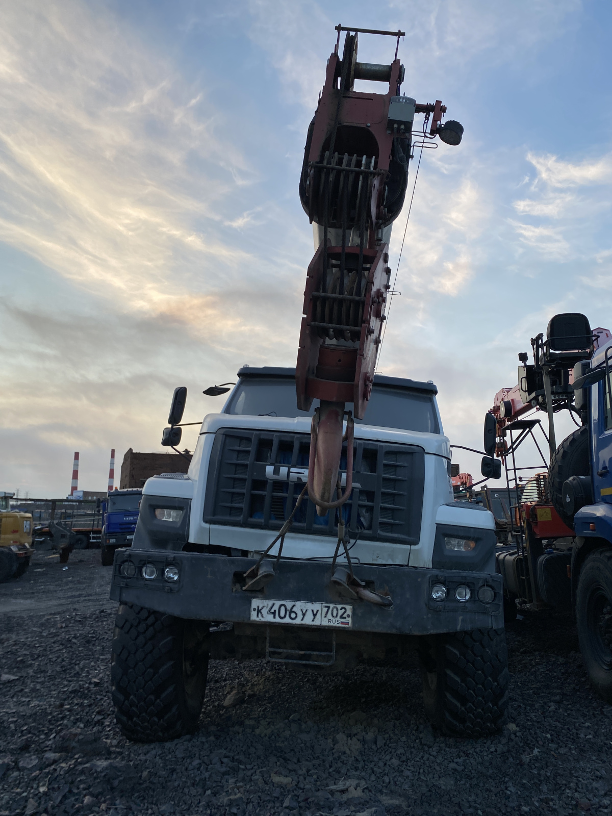 Ural NEXT 4320 6x6 Автокран 6929H0-1 (Дизельный, 6,7 л, 272л.с., МТ)