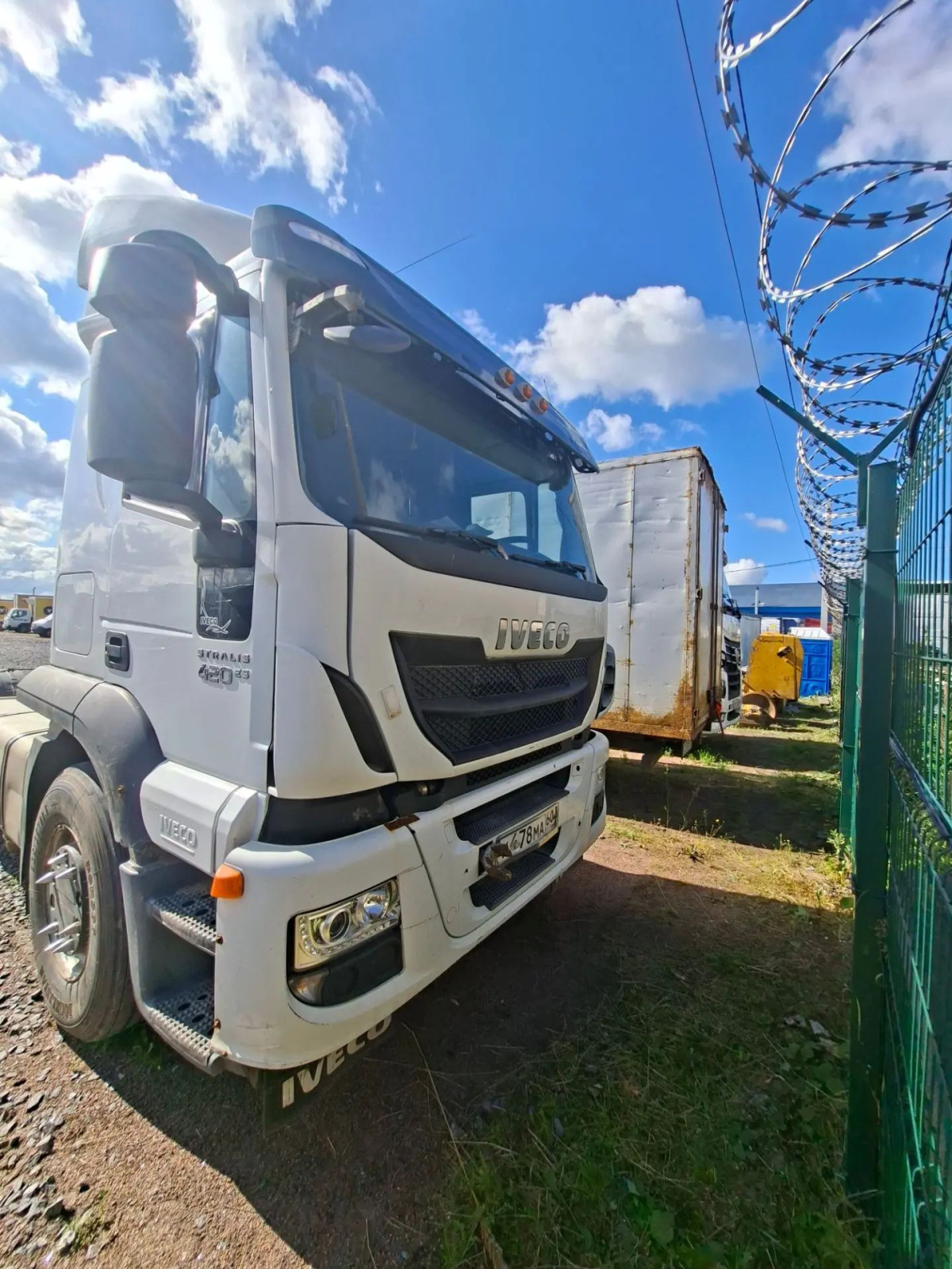 IVECO STRALIS 4x2 Седельный тягач AT440S42T/PRR (Дизельный, 10,3 л, 420 л.с., МТ)