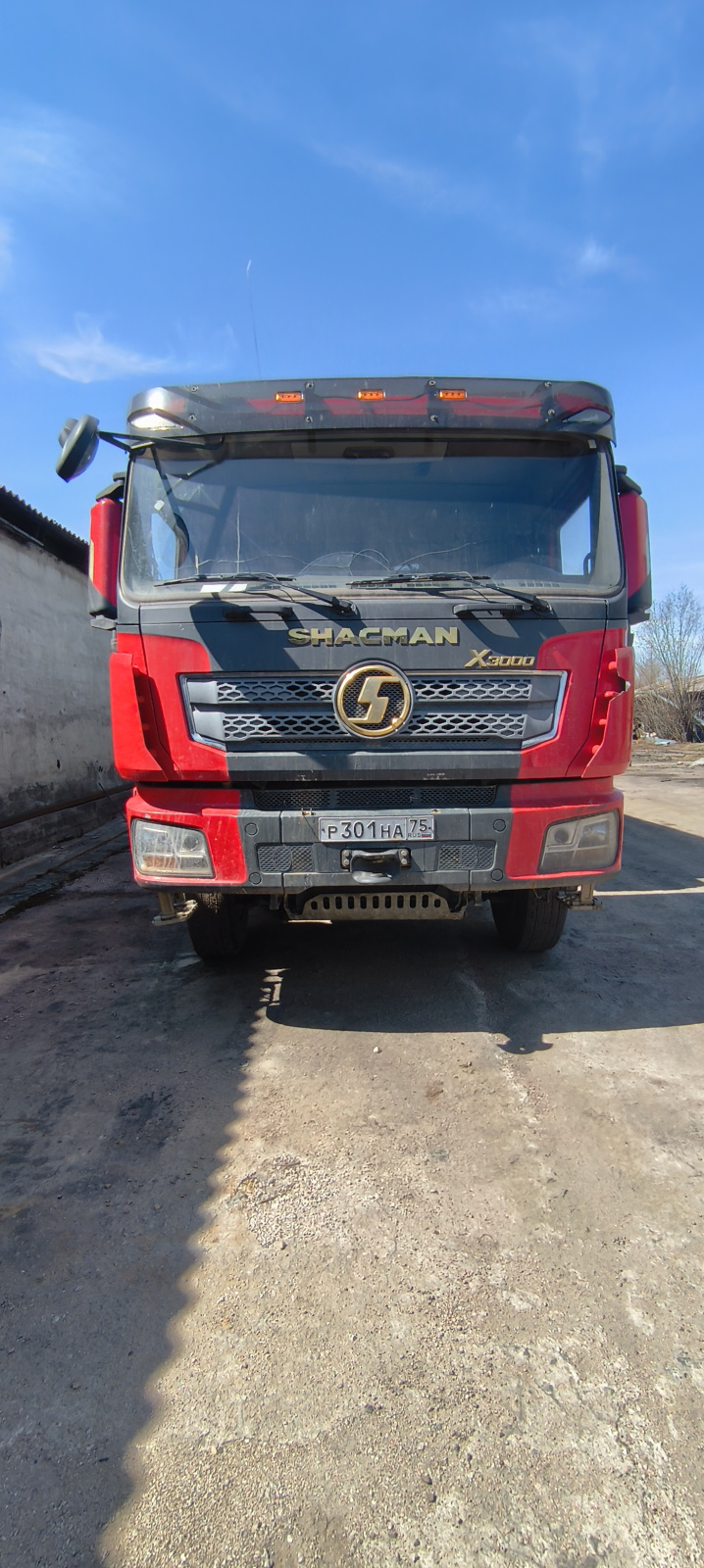 Shacman (Shaanxi) SX* 8x4 Самосвал SX33186T366 (Дизельный, 11,6 л, 369 л.с., МТ), 2022г., 145548 км