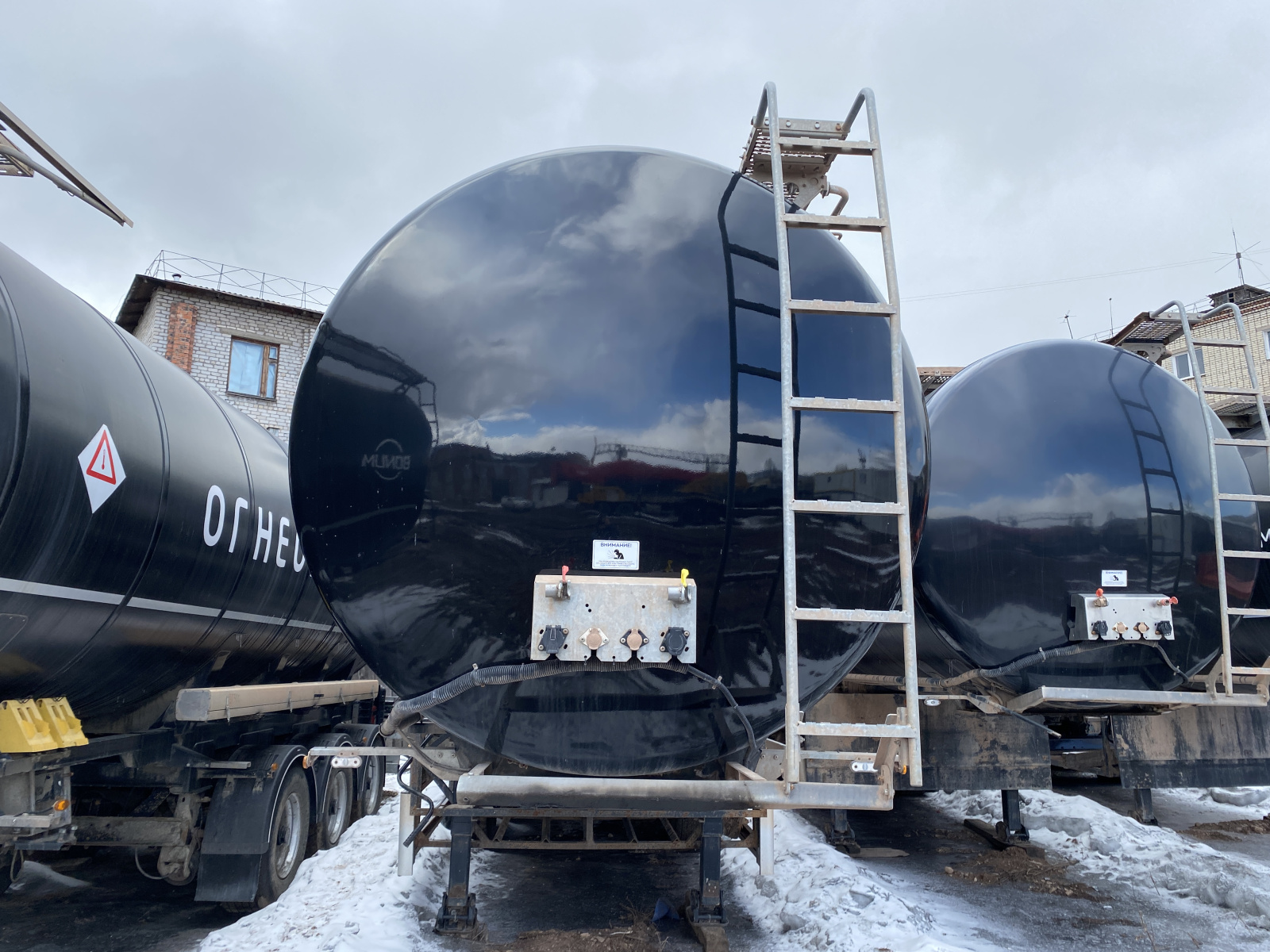 BONUM 914220 Полуприцеп цистерна 914220-02