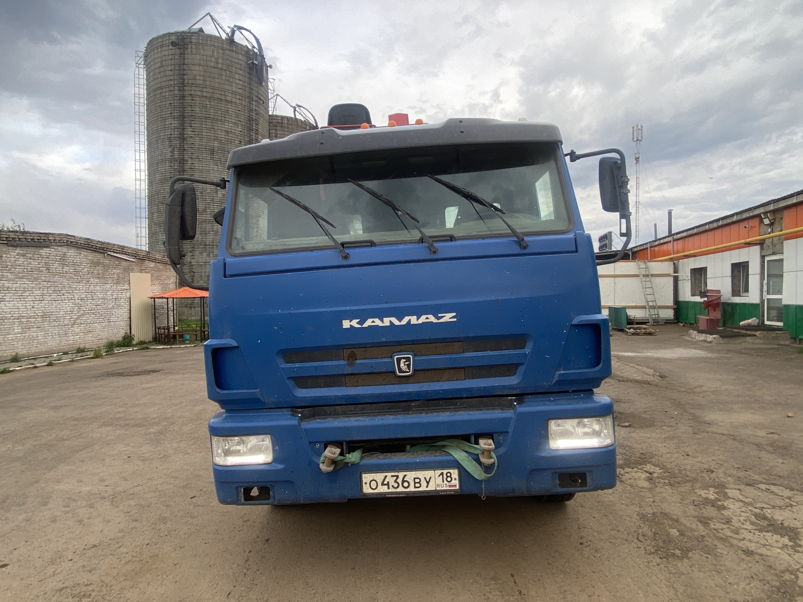 КамАЗ 65117 6x4 Бортовой с КМУ 659000 (Дизельный, 6,7 л, 292 л.с., МТ)
