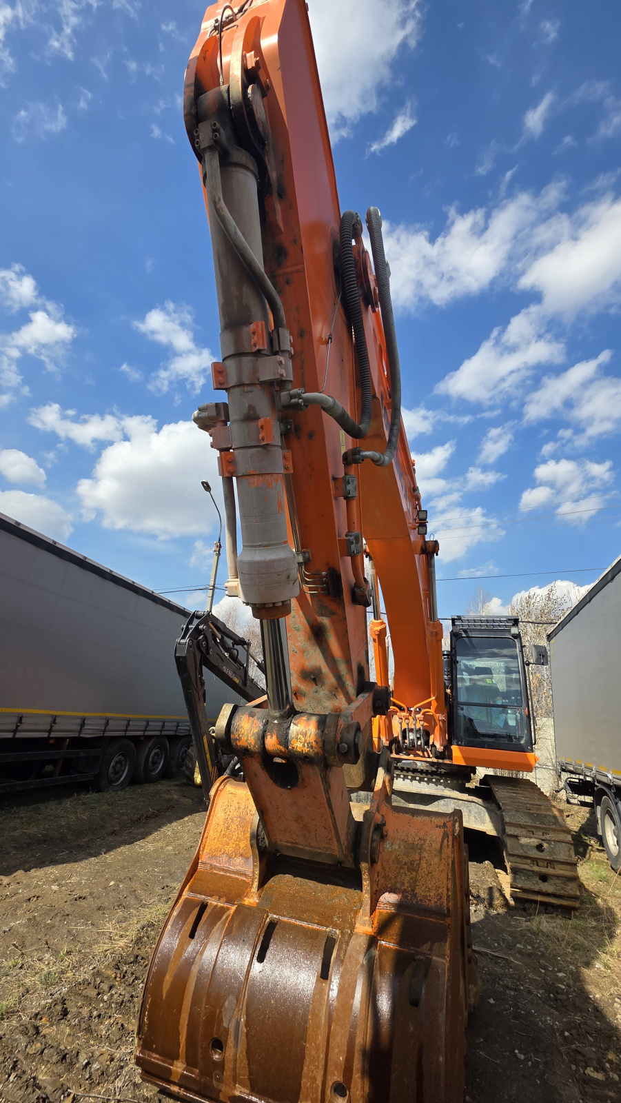 Lonking CDM* Экскаватор CDM 6396 (Дизельный, 7,8 л, 288 л.с., АТ)