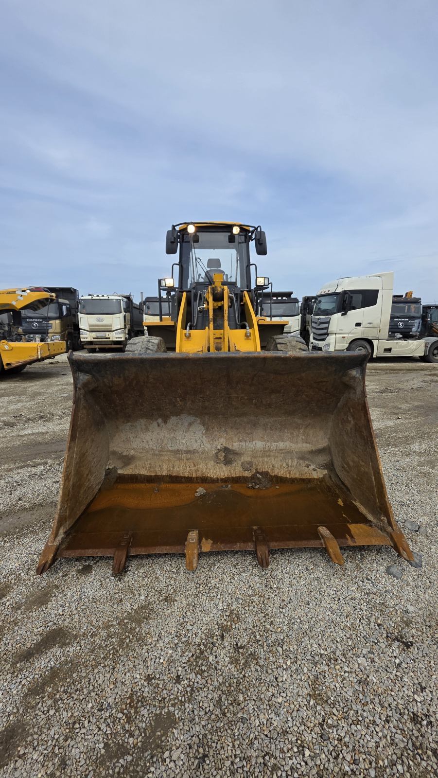 LiuGong ZL50* Фронтальный погрузчик ZL50CN (Дизельный, 9,3 л, 220 л.с., АТ)