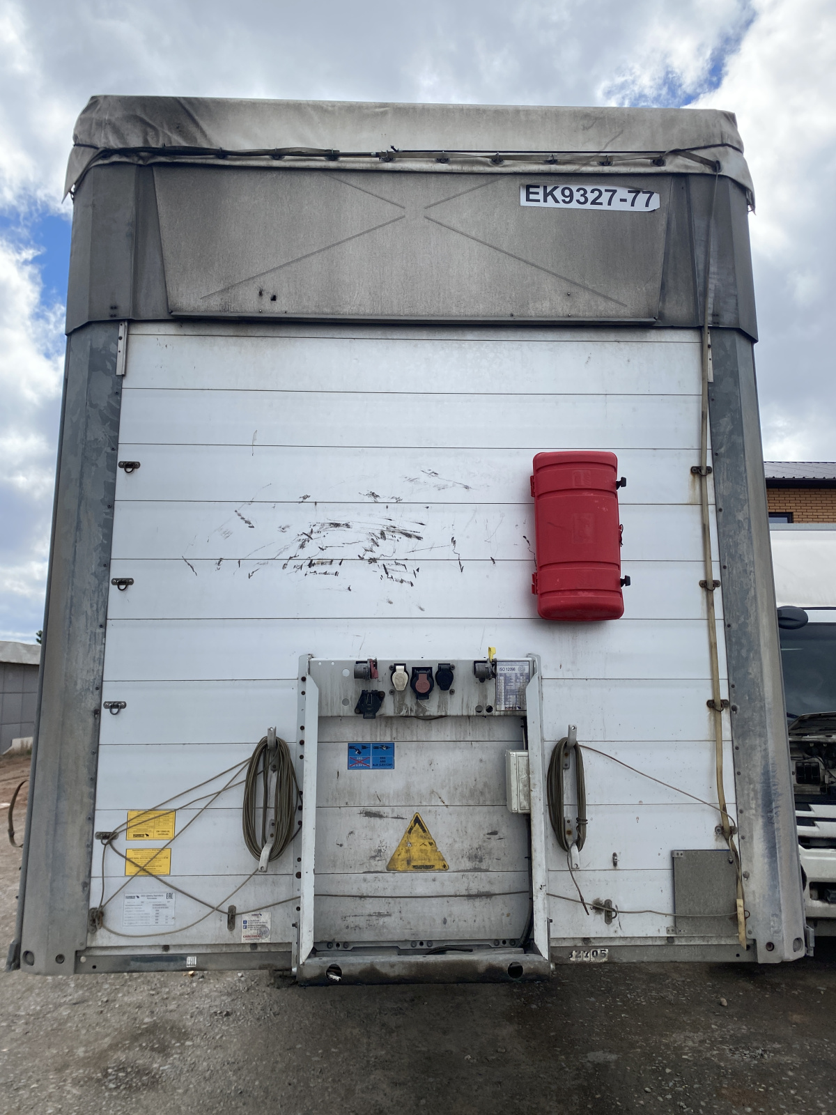 Schmitz Cargobull 9084 Полуприцеп шторный 9084