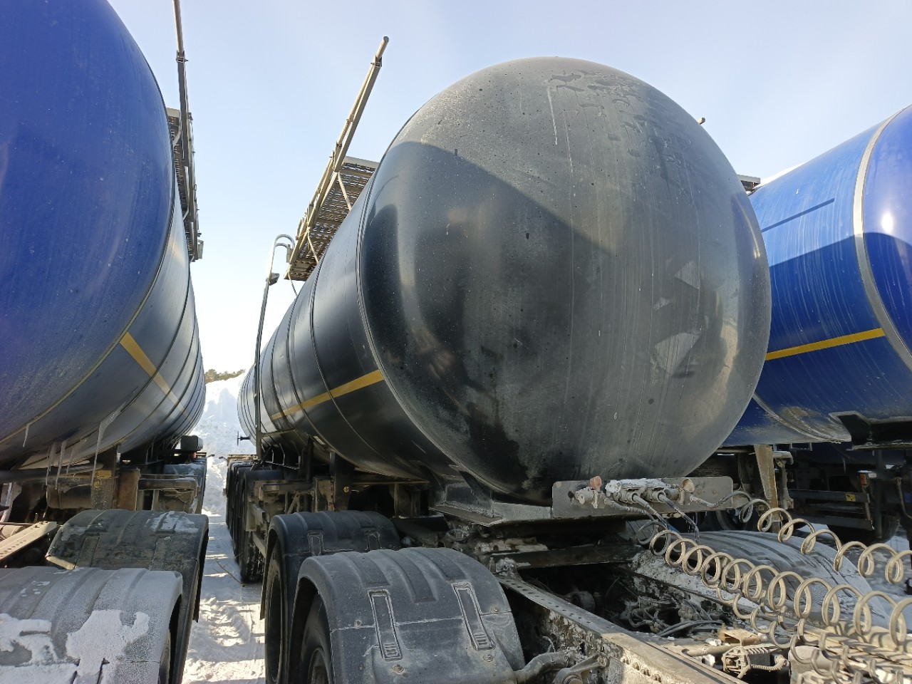 FoxTank 8777 Полуприцеп цистерна 877721 (светлые нефтепродукты)