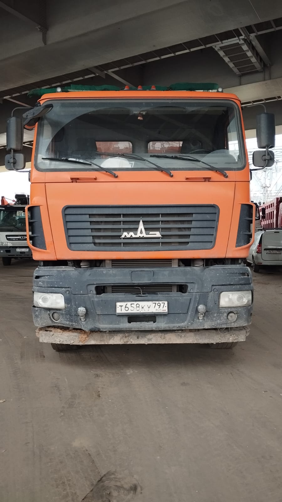 МАЗ 6516 8x4 Самосвал 6516C9-521-005 (Дизельный, 11,1 л, 420 л.с., МТ)
