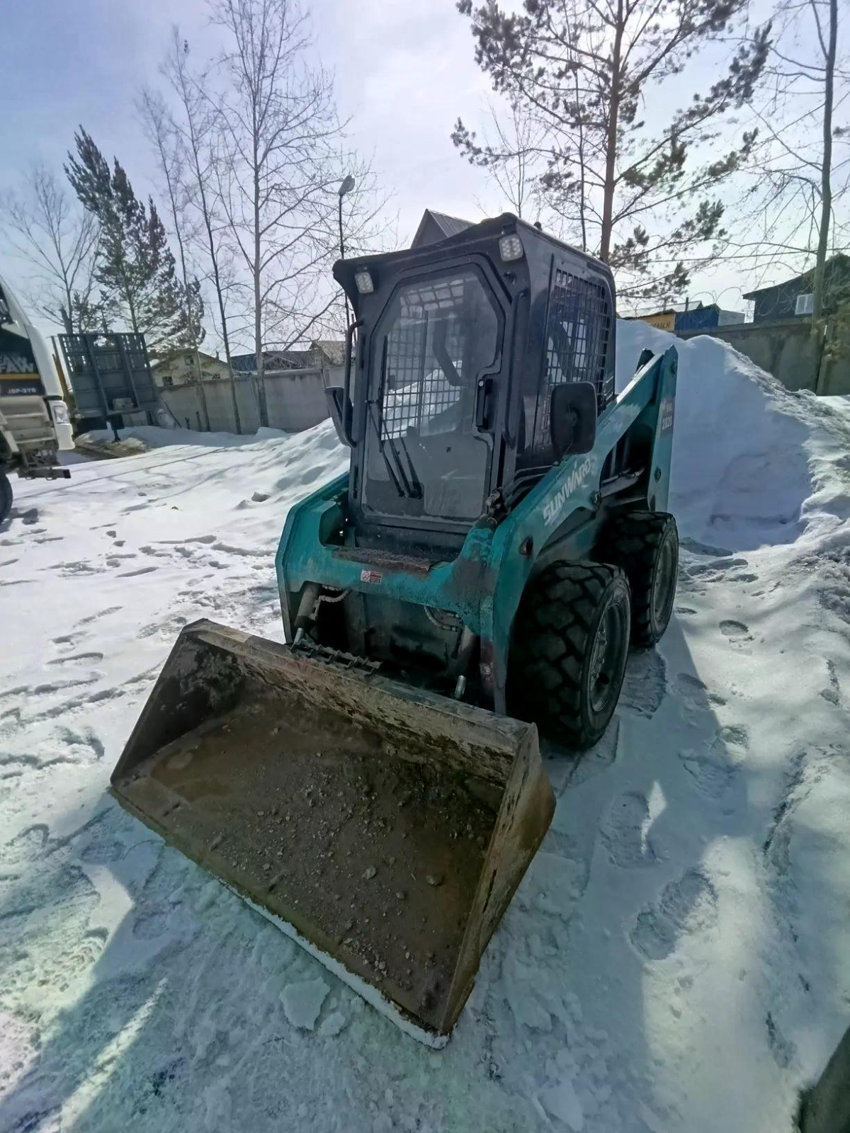 SUNWARD SWL* Мини погрузчик SWL2820 (Дизельный, 2,9 л, 50 л.с., АТ)