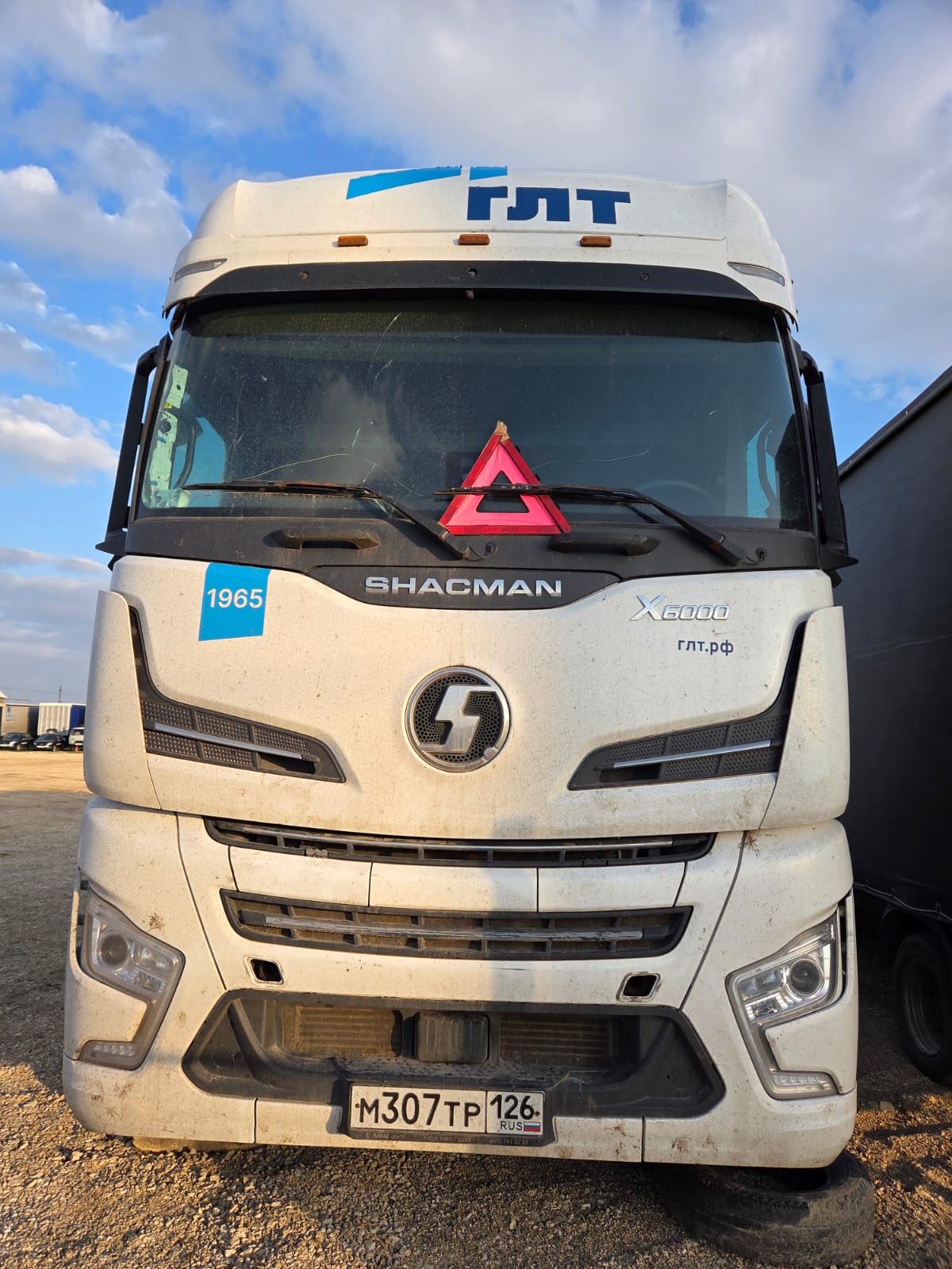 Shacman (Shaanxi) SX* 4x2 Седельный тягач SX4188YY381 (Дизельный, 12,5 л, 473 л.с., АТ)