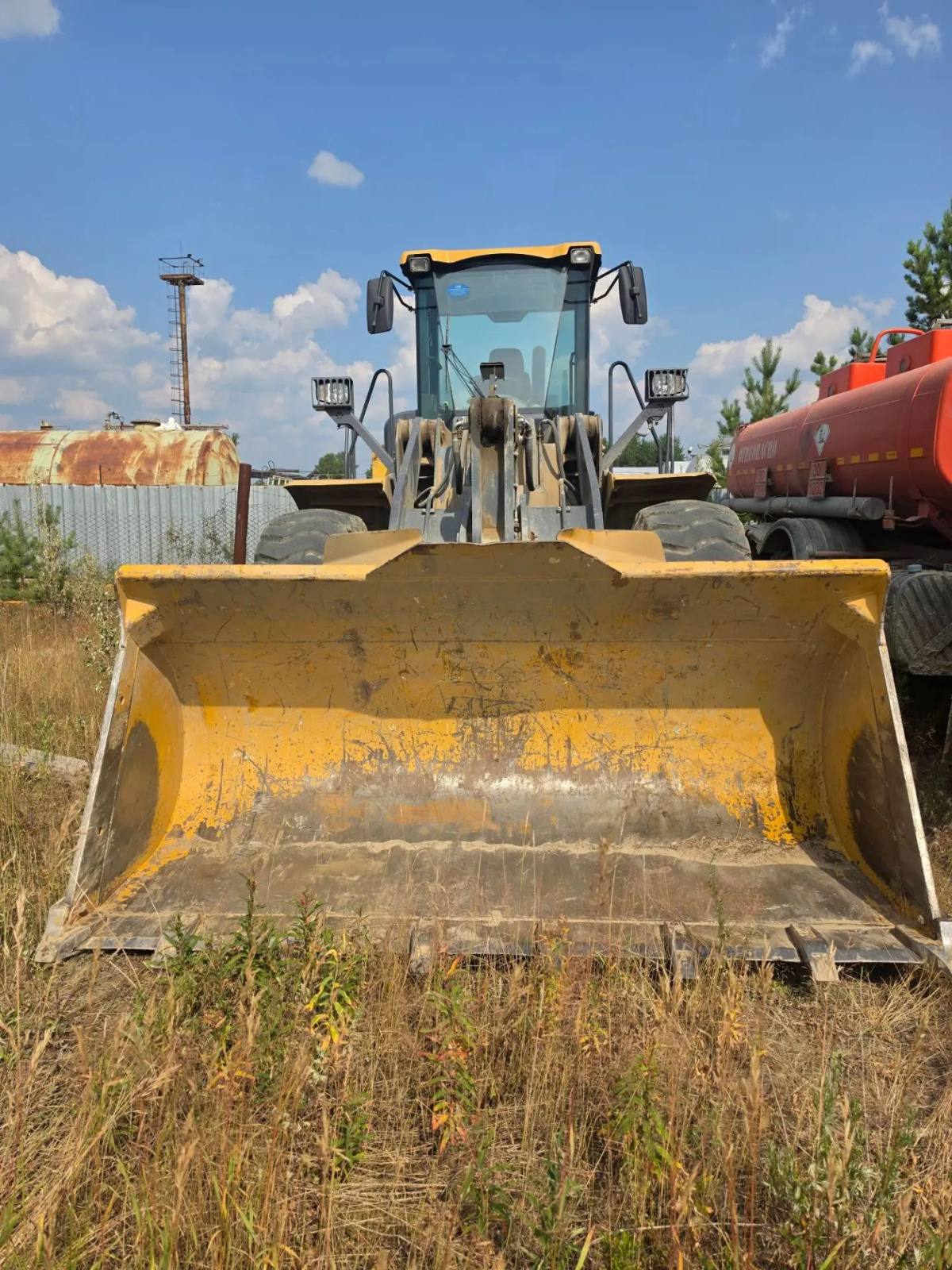 XCMG ZL* Фронтальный погрузчик ZL50FV (Дизельный, 8,3 л, 220 л.с., АТ)