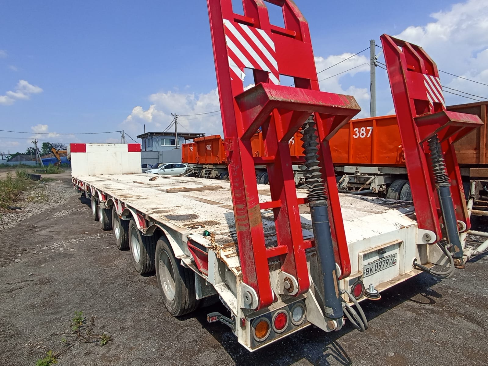 AMUR AMUR Полуприцеп тяжеловоз 5 осей LYR9806TDPW (Раздвижной)