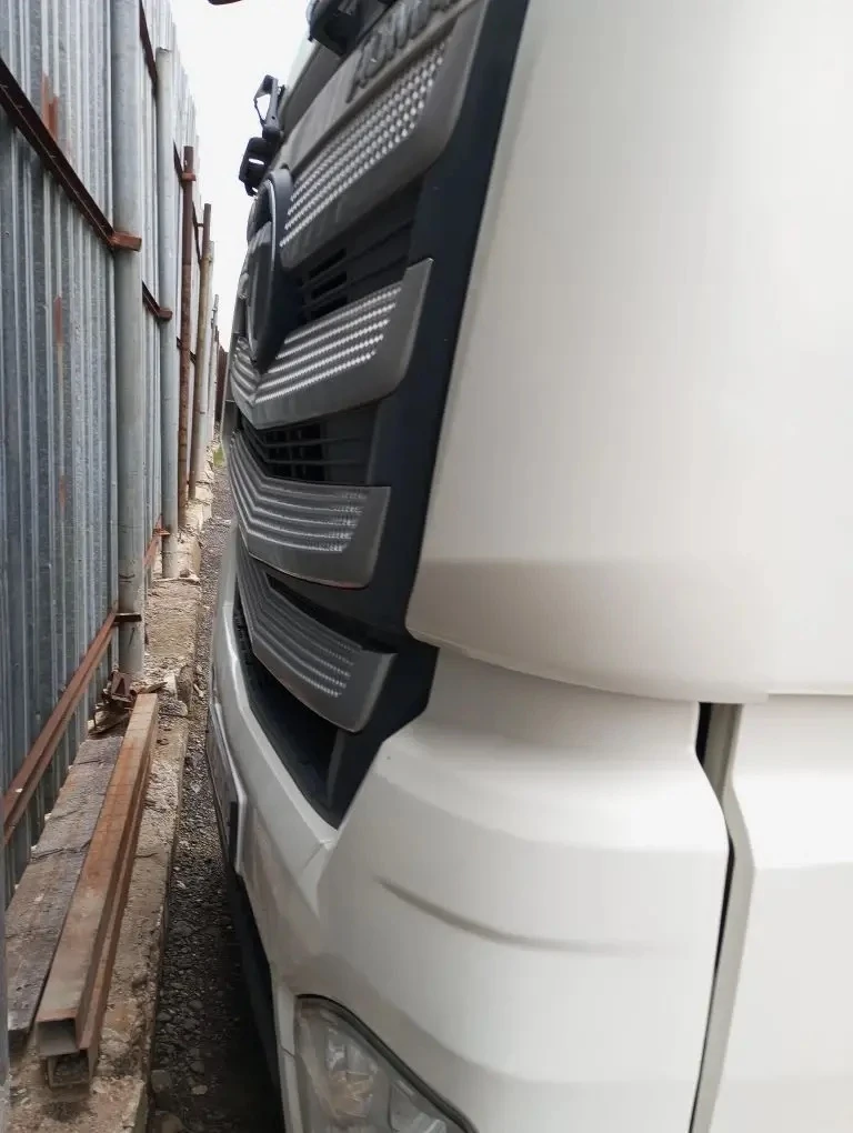 Foton AUMAN 4x2 Седельный тягач BJ4189SLFKA (Дизельный, 11,8 л, 470 л.с. АТ)