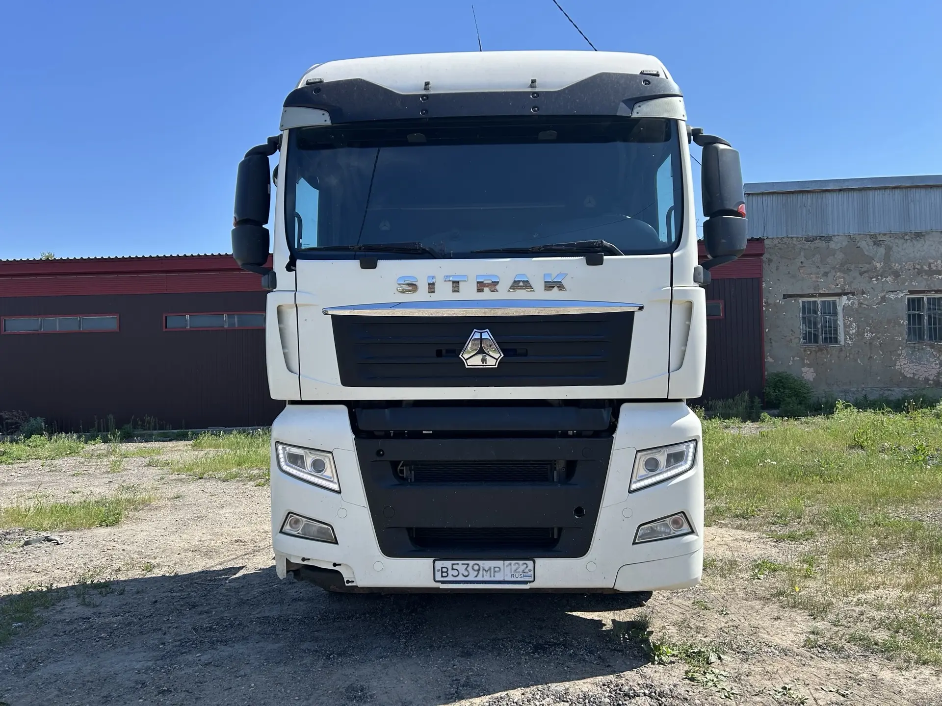 SITRAK C7H 4x2 Седельный тягач ZZ4186V361HE (Дизельный, 12,4 л, 441 л.с., АТ)