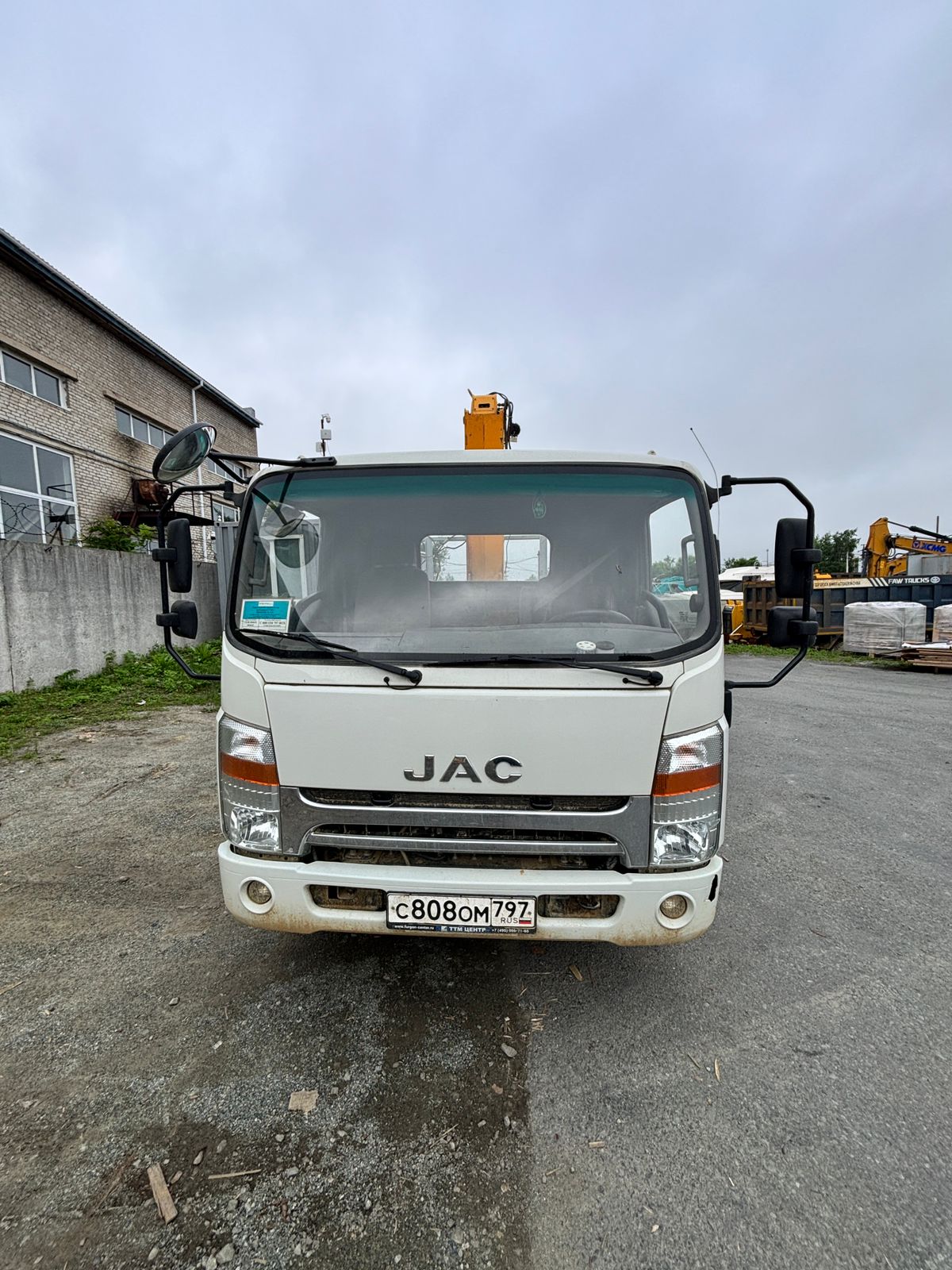 JAC N90 Бортовой с КМУ 6046J2 (Дизельный, 3,8 л, 152 л.с., МТ)