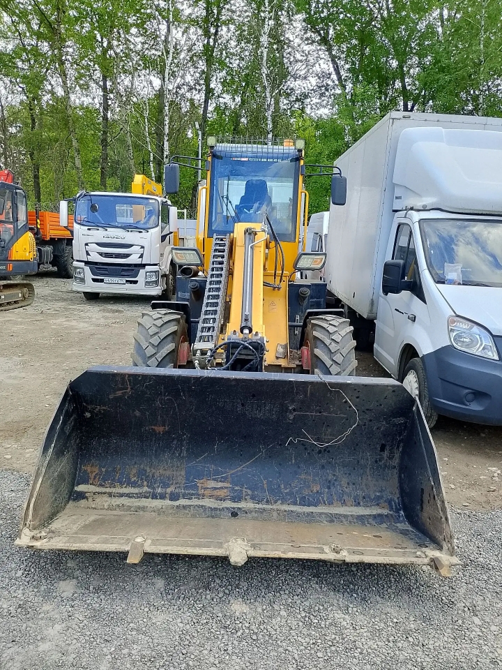 BUILDER TL* Фронтальный погрузчик с телескопической стрелой TL20 (Дизельный, 2.7 л, 37 л.с. АТ), 2023г., 435 км