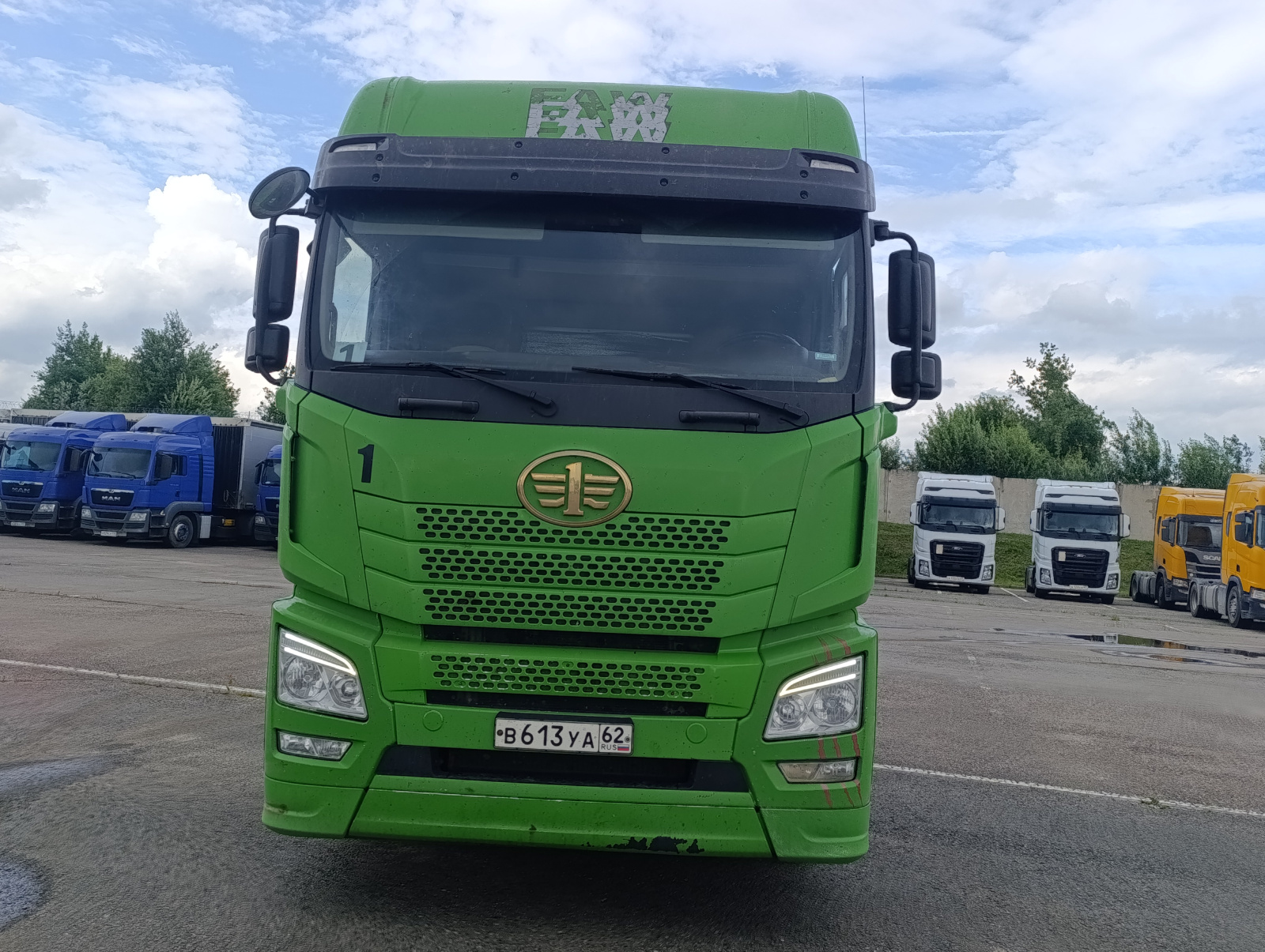 FAW JH6 6x4 Седельный тягач CA4250P25K15T1NE5A80 (Газовый, 12,5 л, 430 л.с., МТ), 2023г., 231875 км