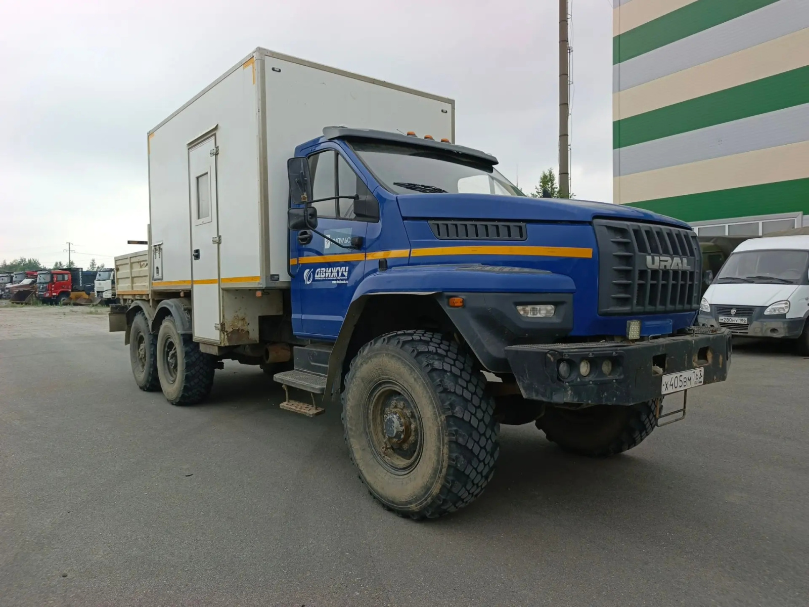 Ural NEXT 4320 6x6 Передвижная мастерская с КМУ 1891AA-0001103 (Дизельный, 6,7 л, 273 л.с., МТ), 2023г., 67183 км