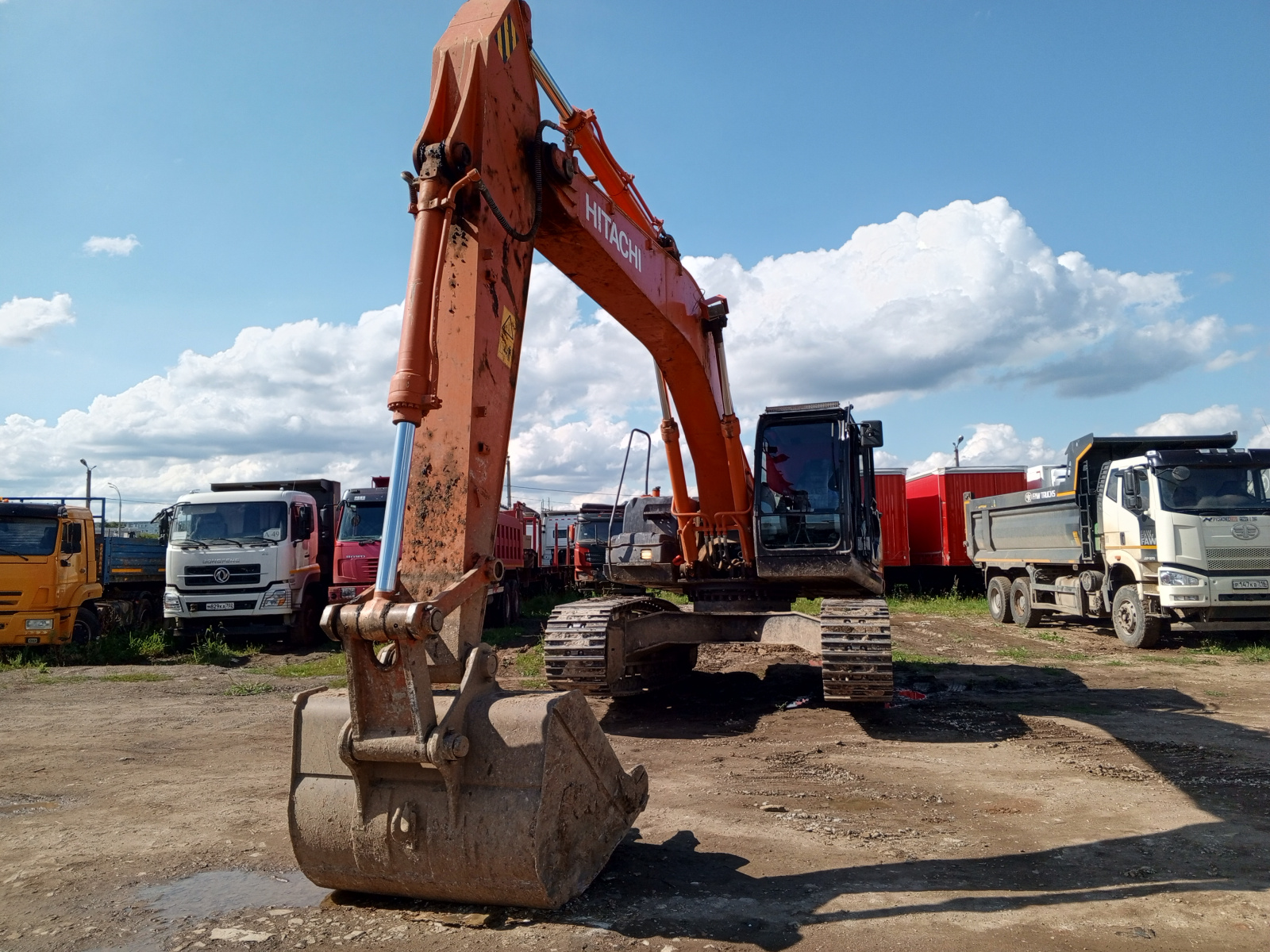 HITACHI ZX300 Экскаватор ZX300LC-5A (Дизельный, 7,8 л, 242 л.с., АТ)