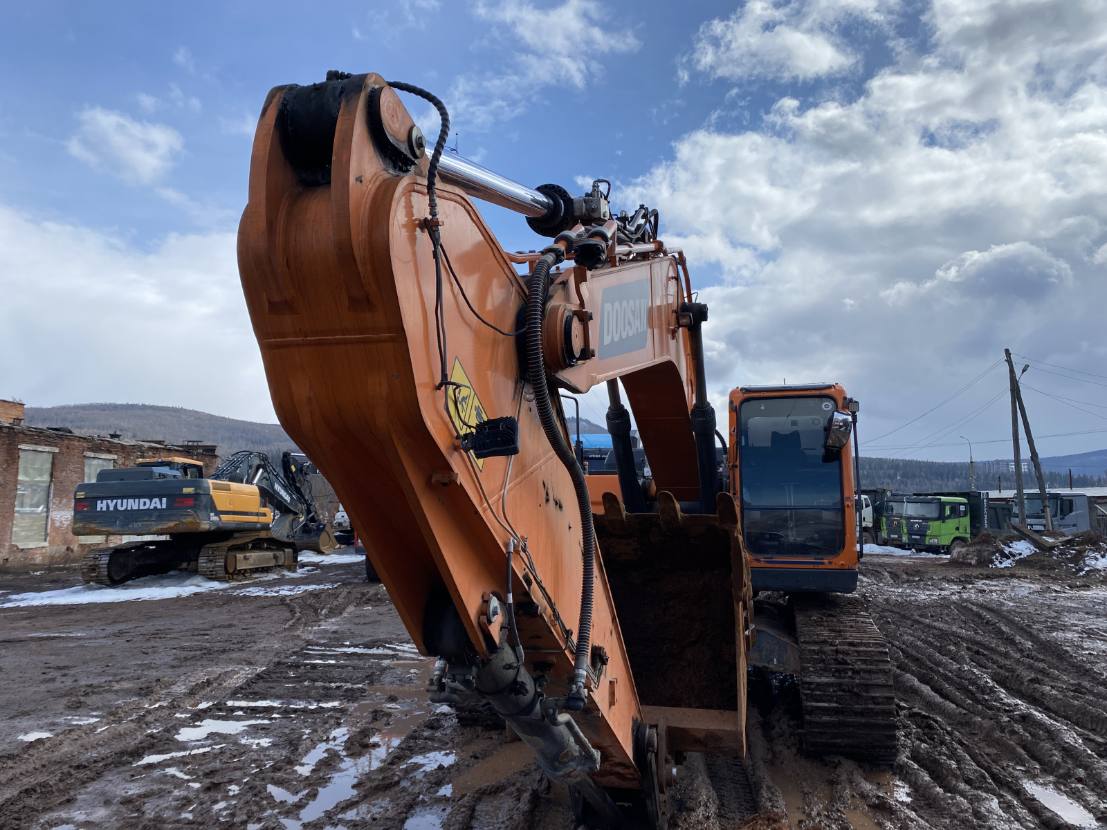 Doosan DX 300 Экскаватор DX300LCA-7M (Дизельный, 8,1 л, 188 л.с., АТ)
