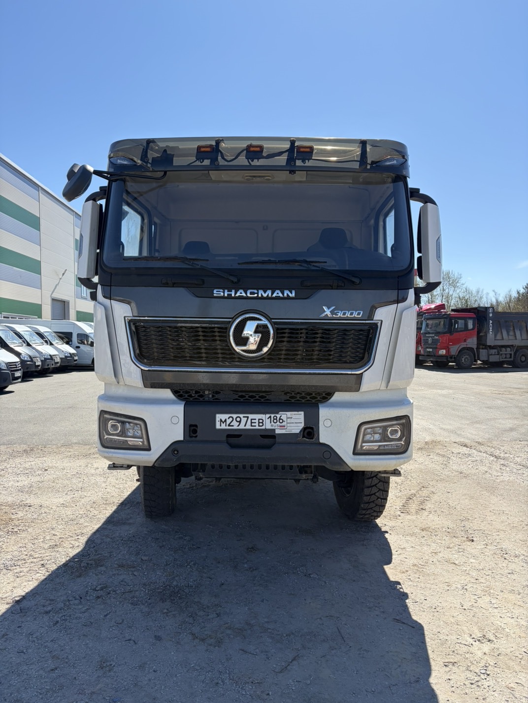 Shacman (Shaanxi) SX* 6x6 Автоцистерна пищевая 467263-20 (Дизельный, 11.6 л, 423 л.с. МТ)