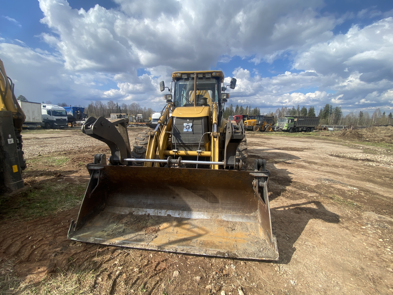 XGMA XG765* Экскаватор-погрузчик XG765H-4TX (Дизельный, 4,8 л, 102 л.с., АТ)