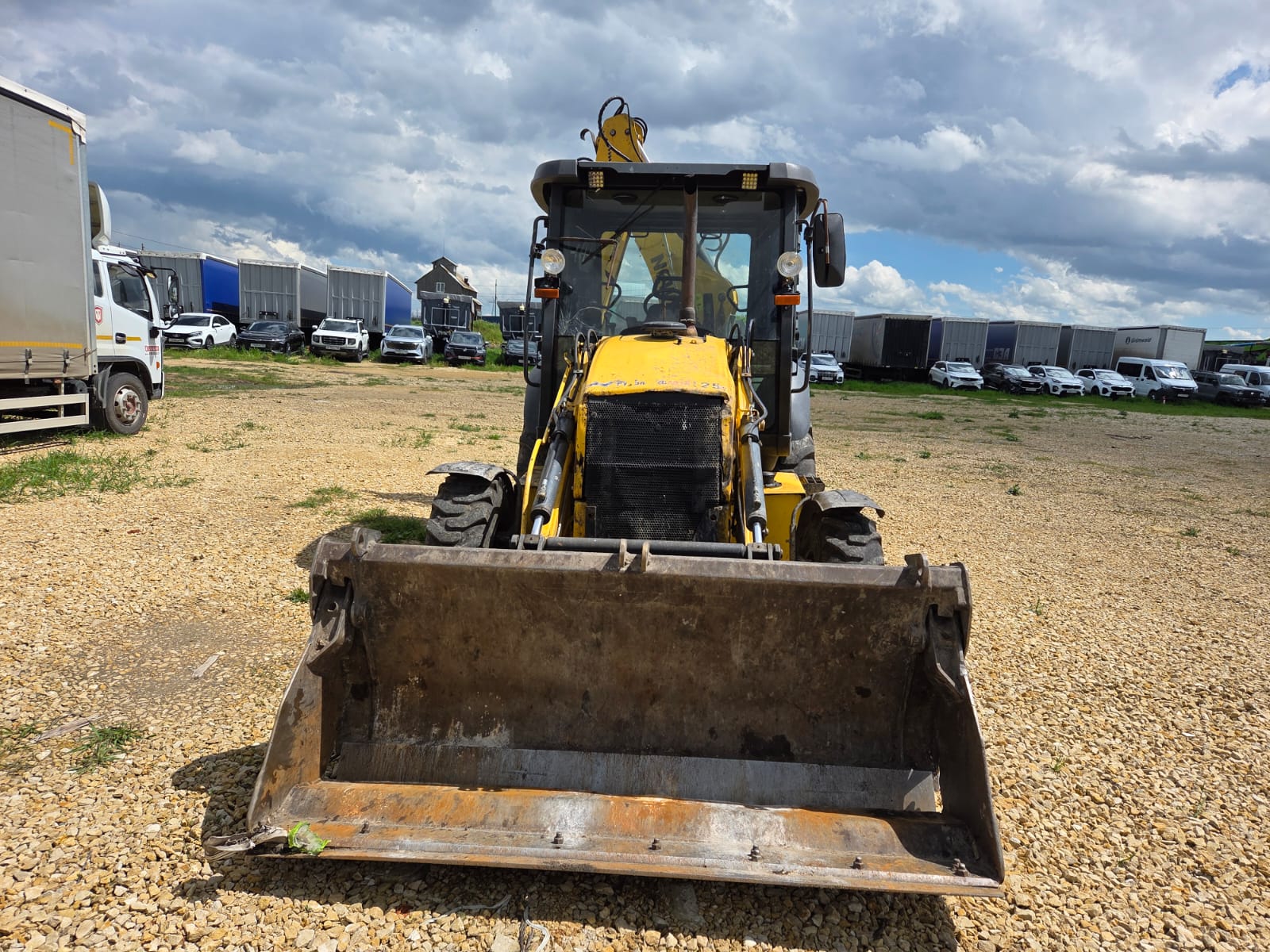 New Holland B80* Экскаватор-погрузчик B80B (Дизельный, 3,9 л, 96 л.с., АТ)