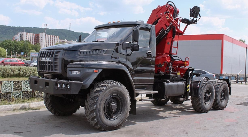 Ural 4320 6x6 Седельный тягач с КМУ 732027 (Дизельный, 6,7 л, 273 л.с., МТ)