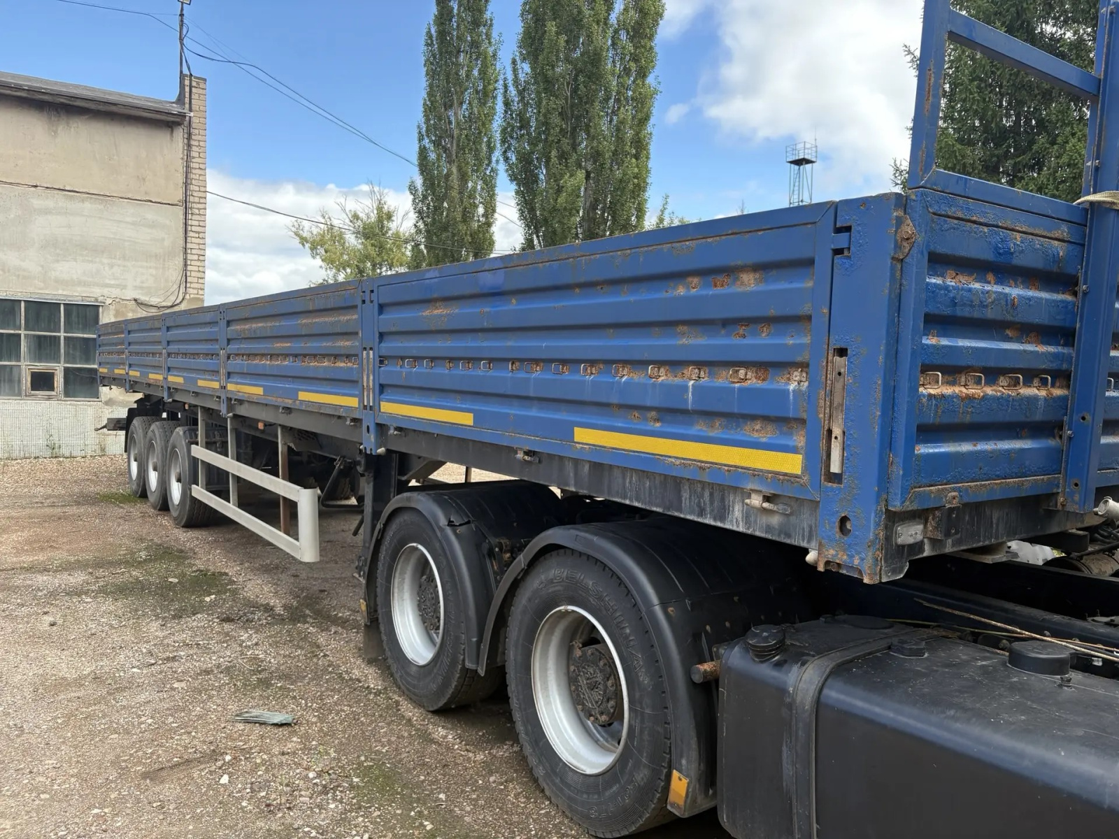 Туймазинский завод автобетоновозов 5885* Полуприцеп бортовой 588513