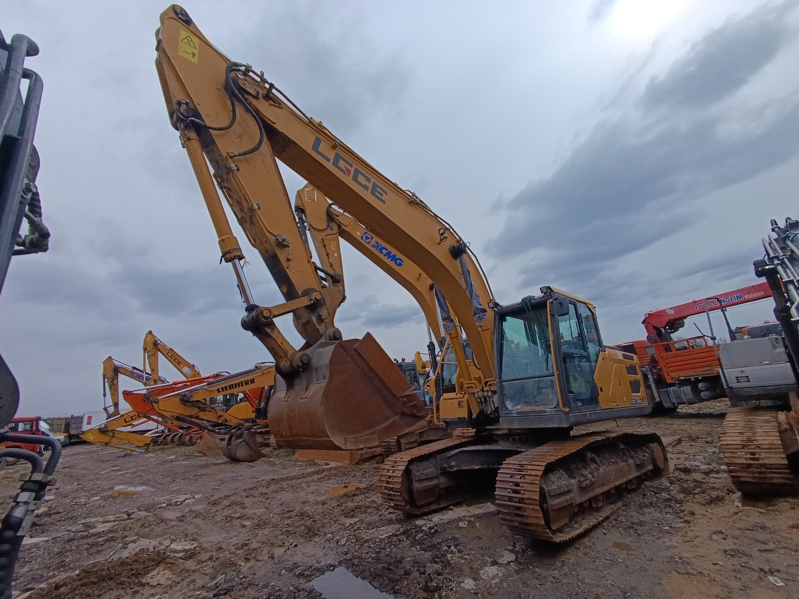 LGCE E6210 Экскаватор E6210HNLC (Дизельный, 6,1 л, 167 л.с., АТ)