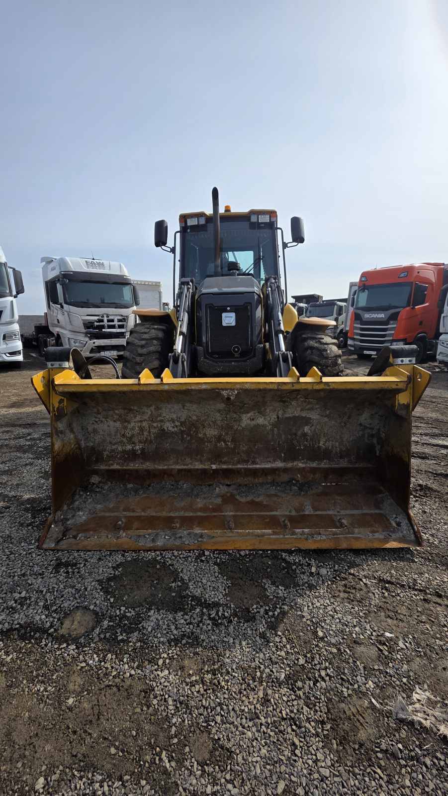 XCMG XC8* Экскаватор-погрузчик XC8-S3570 (Дизельный, 3,6 л, 100 л.с., АТ)
