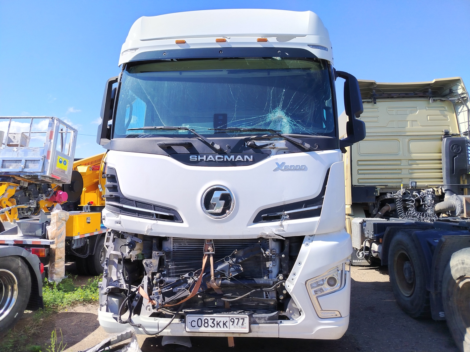 Shacman (Shaanxi) SX* 4x2 Седельный тягач SX4188YY381 (Дизельный, 12,5 л, 473 л.с., АТ)