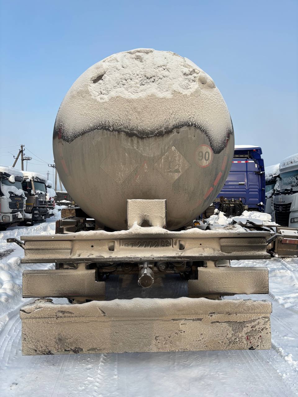 FoxTank 8777 Полуприцеп цистерна 877721 (светлые нефтепродукты)