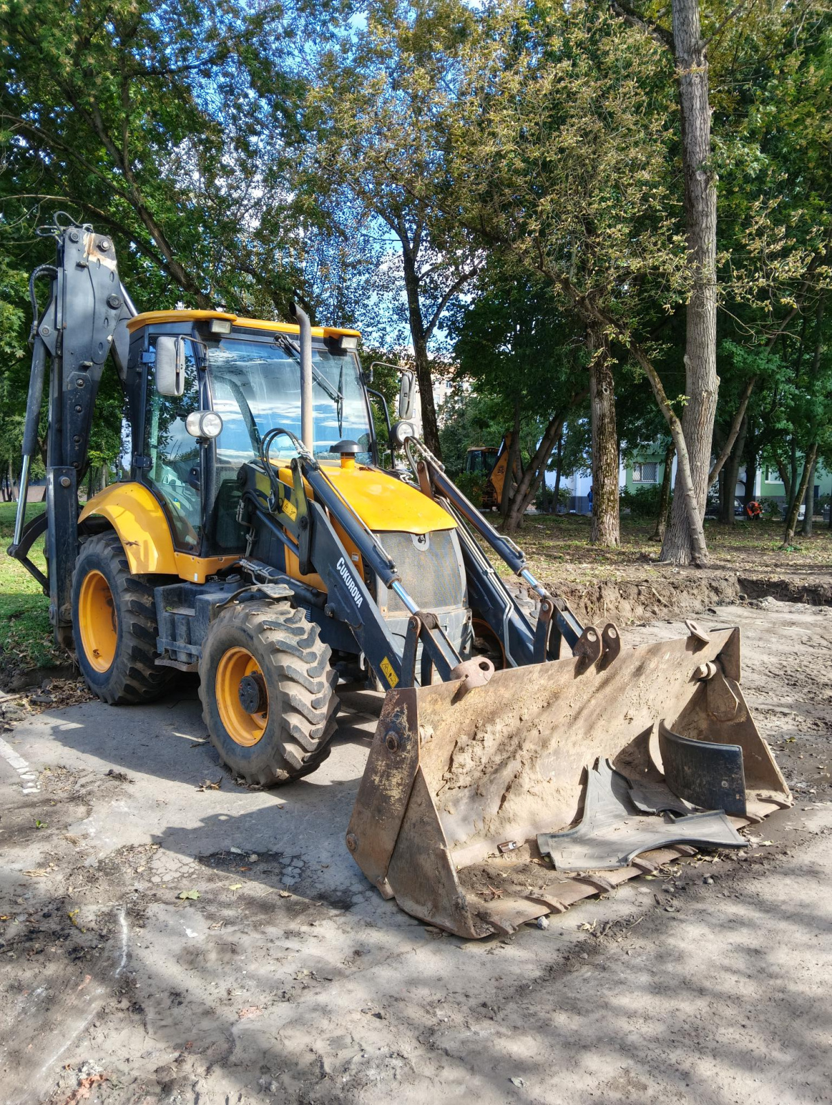 Cukurova 884 Экскаватор-погрузчик 884 (Дизельный, 4,4 л., 101 л.с.)