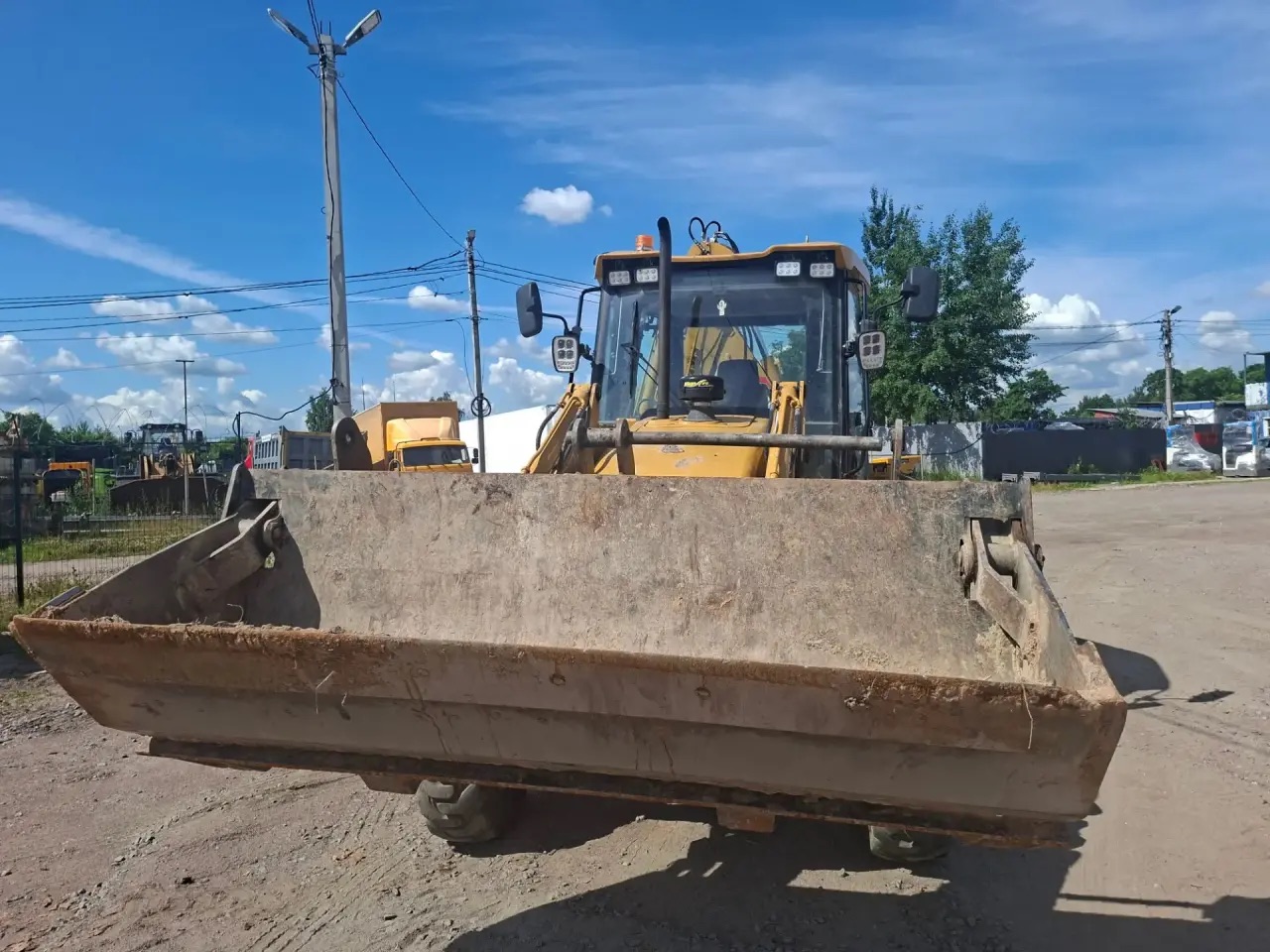 Lovol FLB468 Экскаватор-погрузчик FLB468-II (Дизельный, 4,2 л, 95 л.с., АТ)