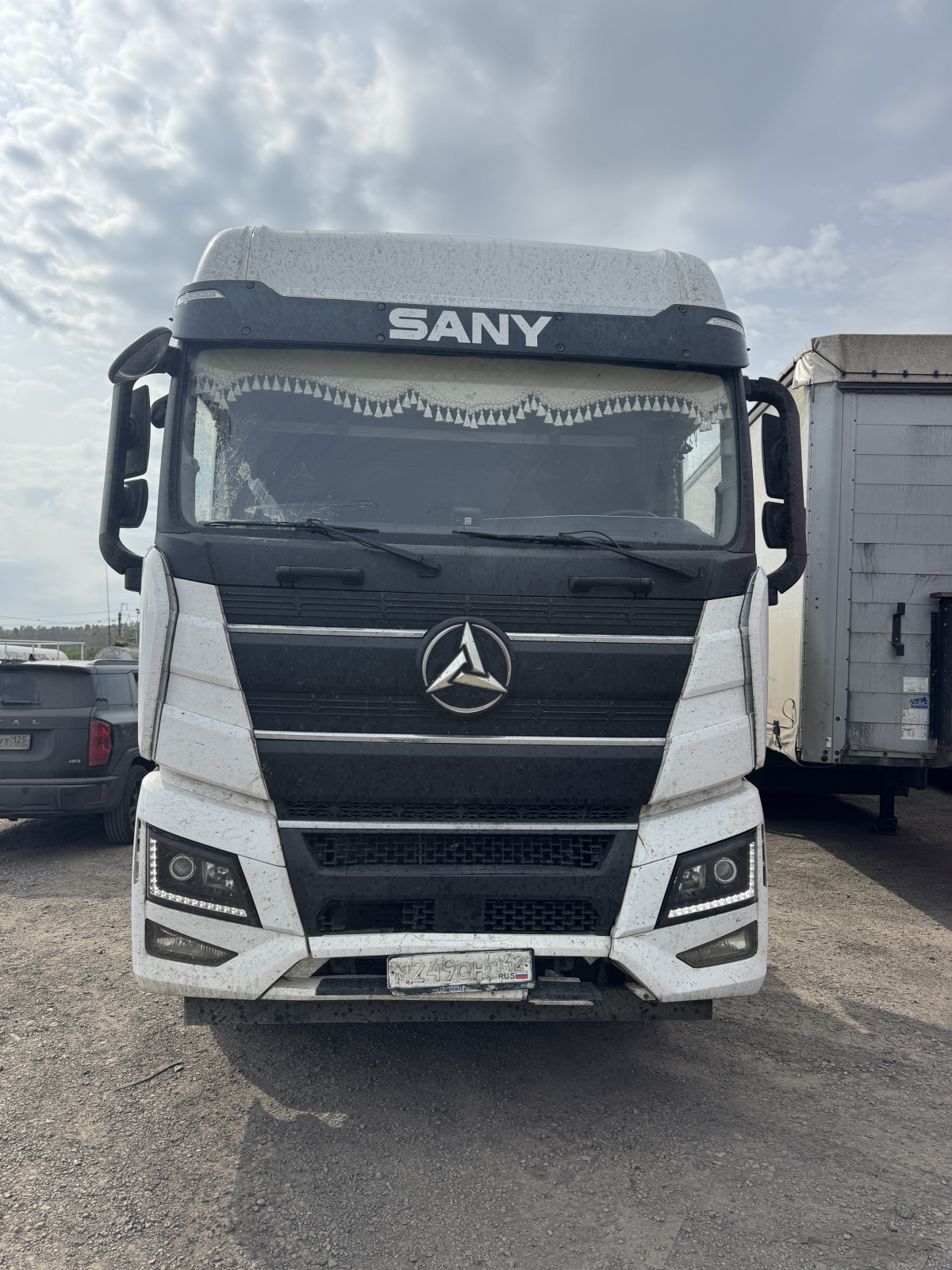 SANY D* 6x4 Седельный тягач 525AL (Дизельный, 12,1 л,  496 л.с., АТ)